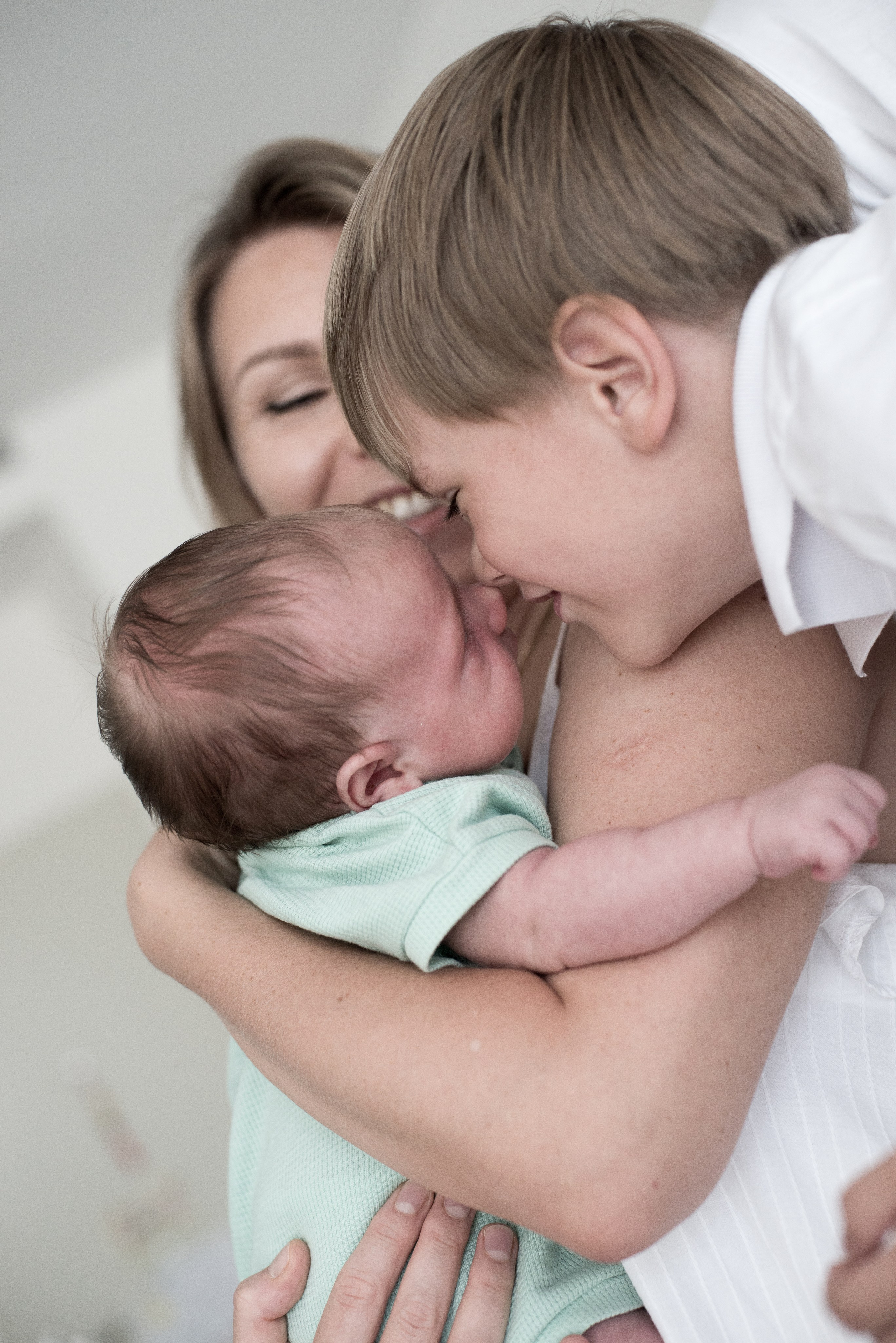 Катя, Андрей Мирон и Лео. Визуальный брендинг