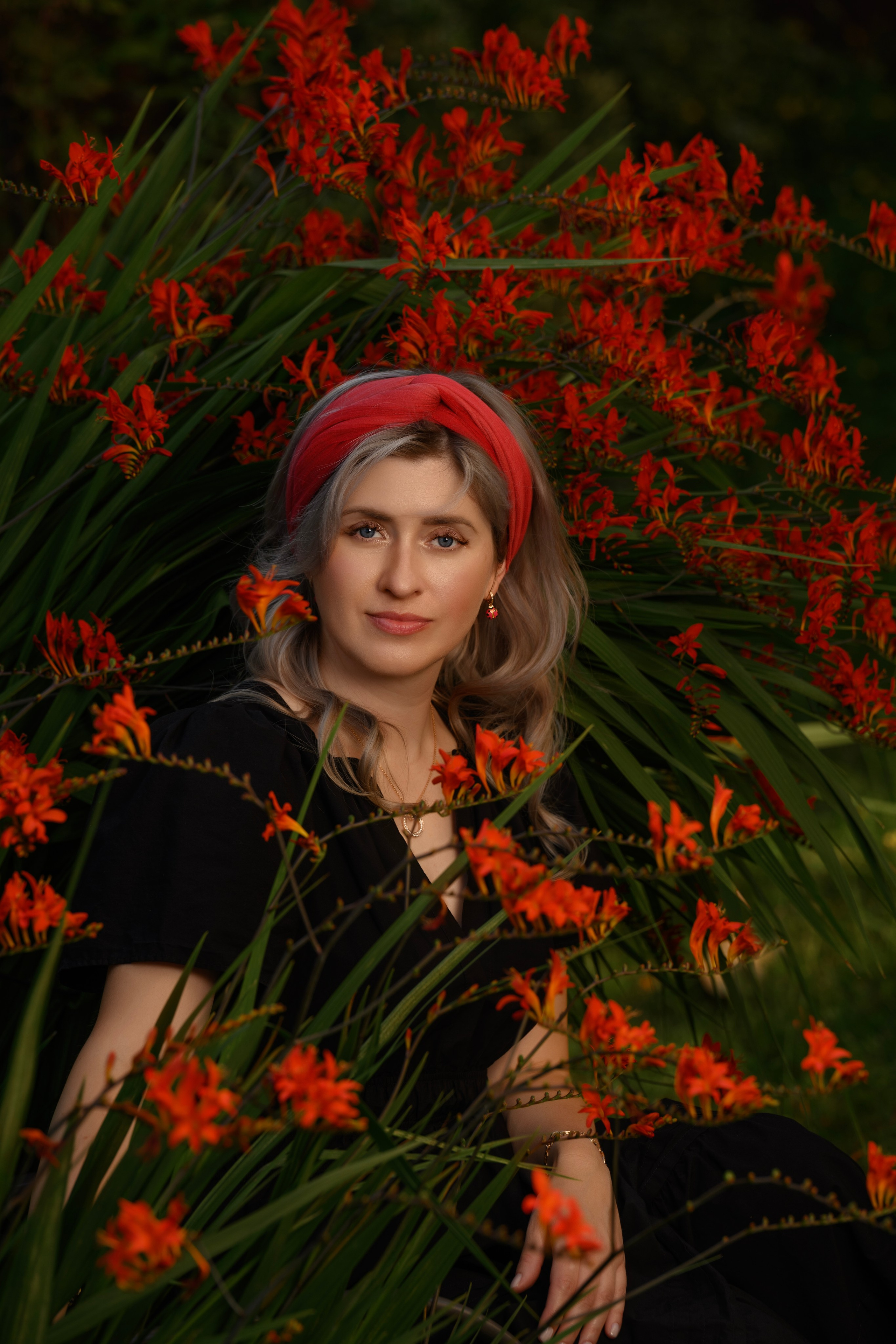 In RED. Wedding & portrait photography in the Seattle Area. Helen Michelle photographer