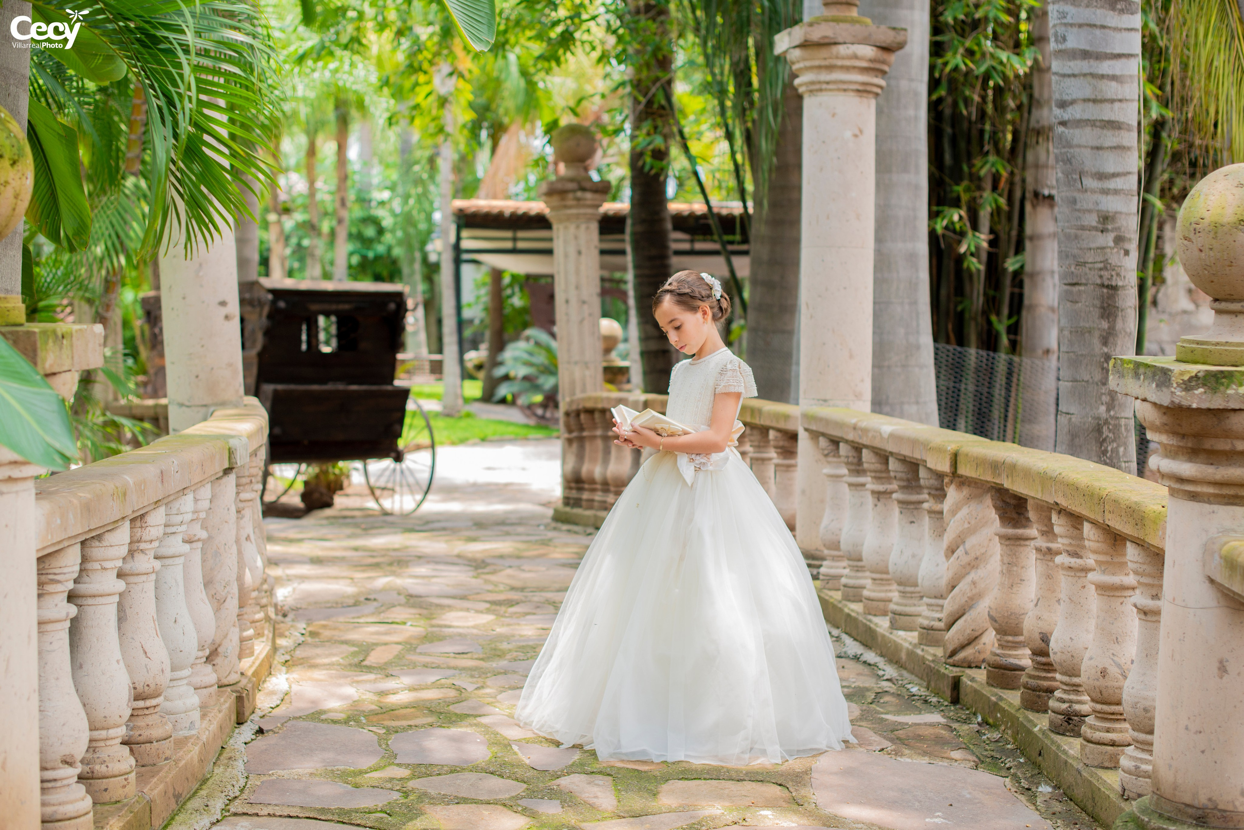 DAFNE Y SARA - PRIMERA COMUNIÓN