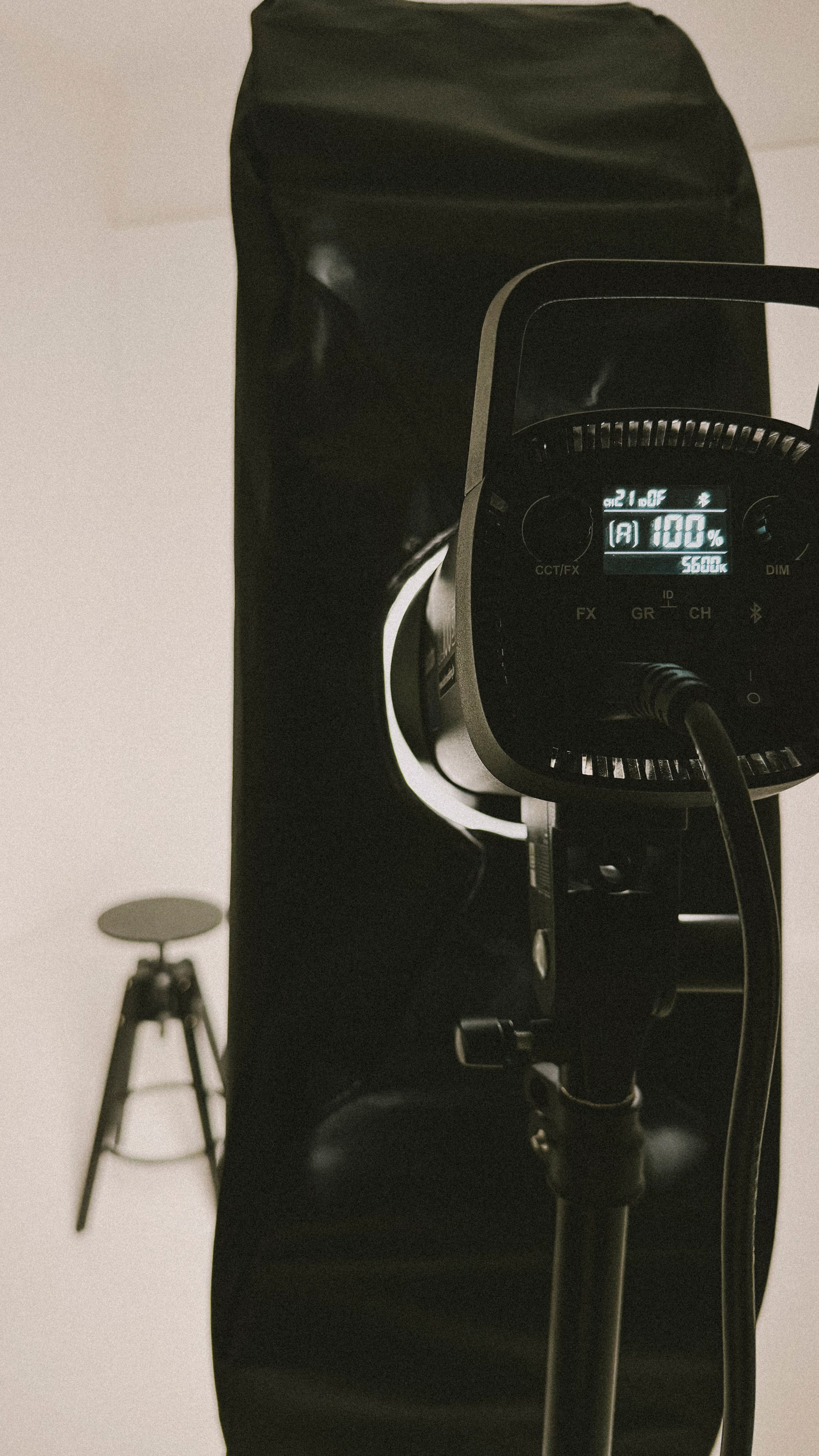 Sava studija jeb vieta, kur izpausties - iPhone Video School. Video shooting and creating with phone, iPhone Video School