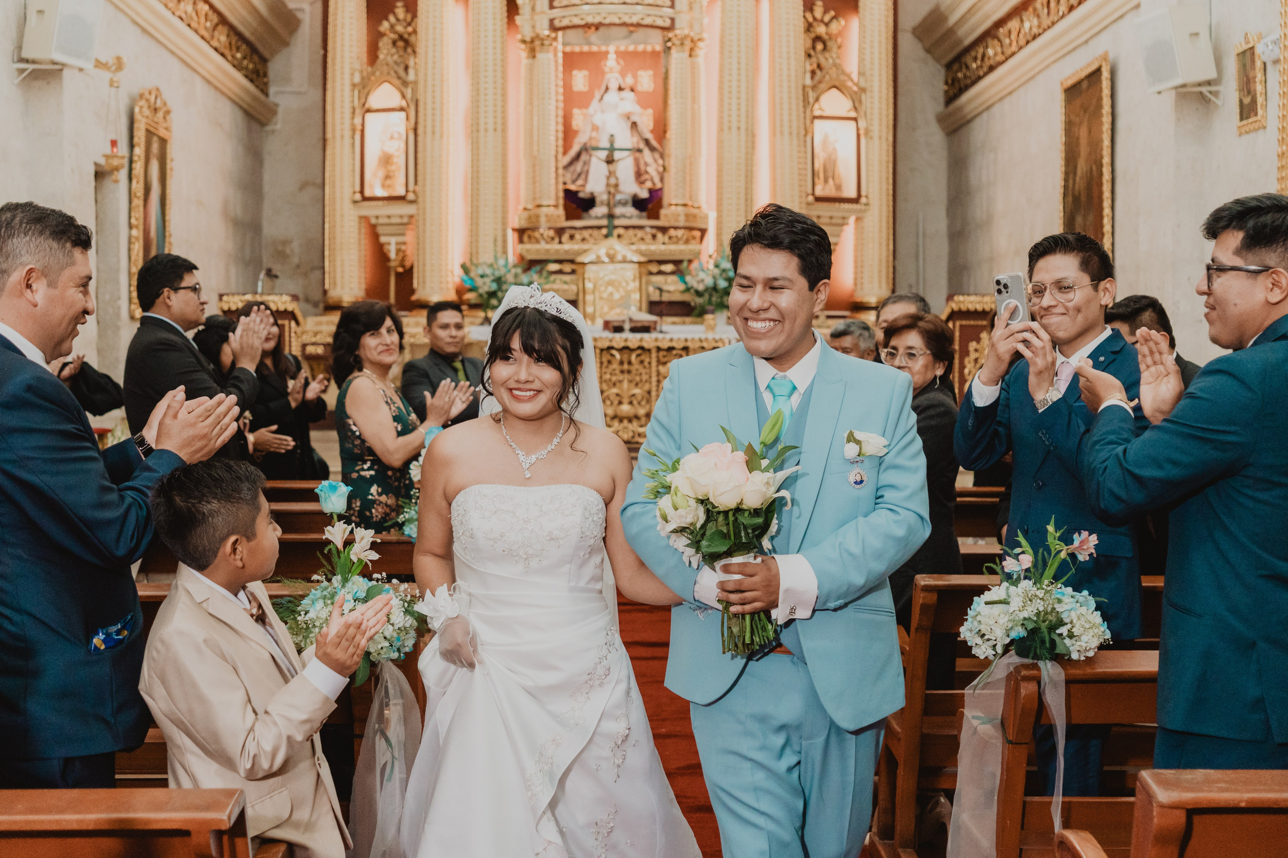 STEISY + EMMANUEL | BODA RELIGIOSA. Studio KVTA | Fotografía y Video de Bodas en Arequipa