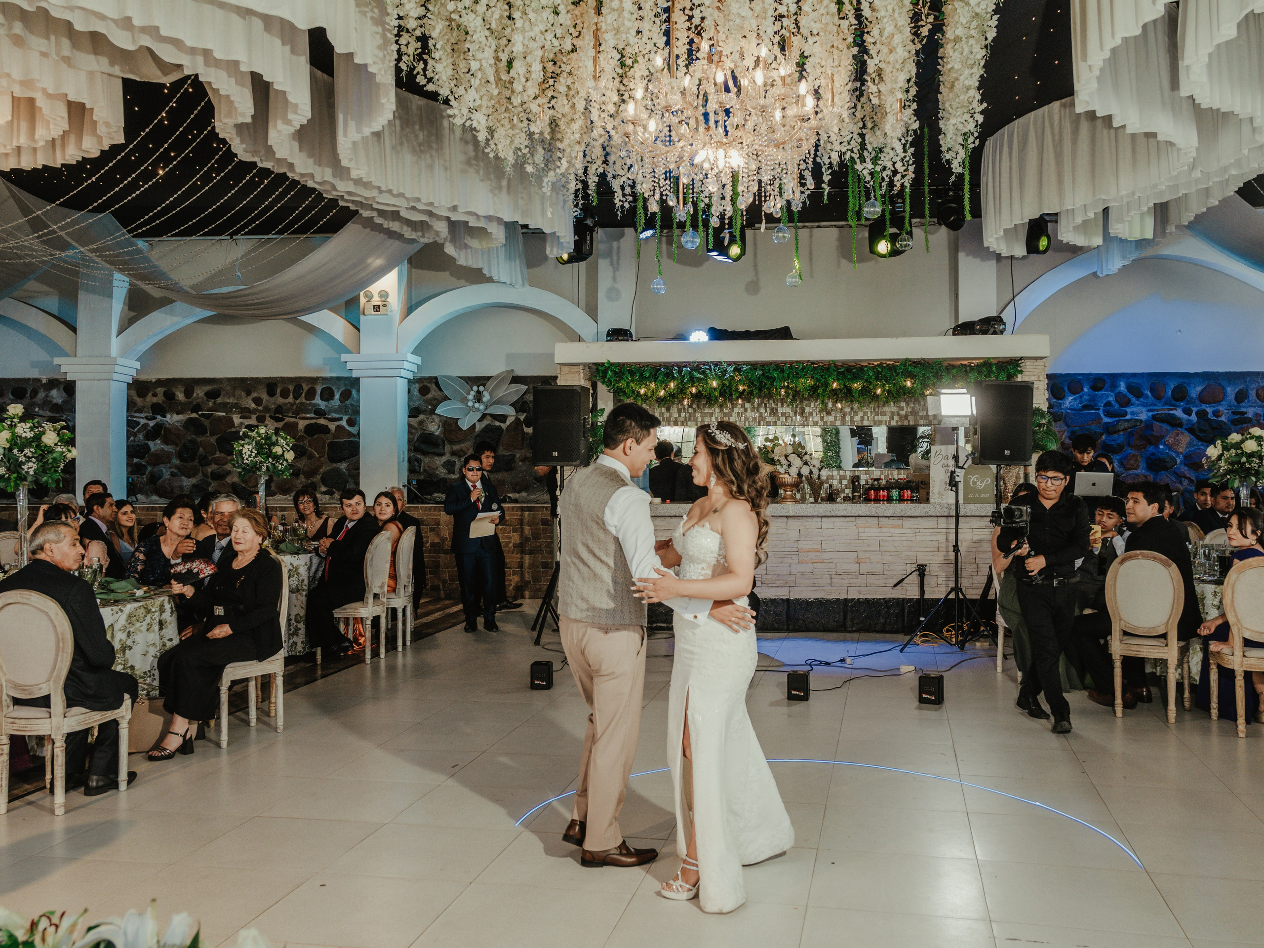 CARLA Y MARIO BODA RELIGIOSA. Studio KVTA | Fotografía y Video de Bodas en Arequipa