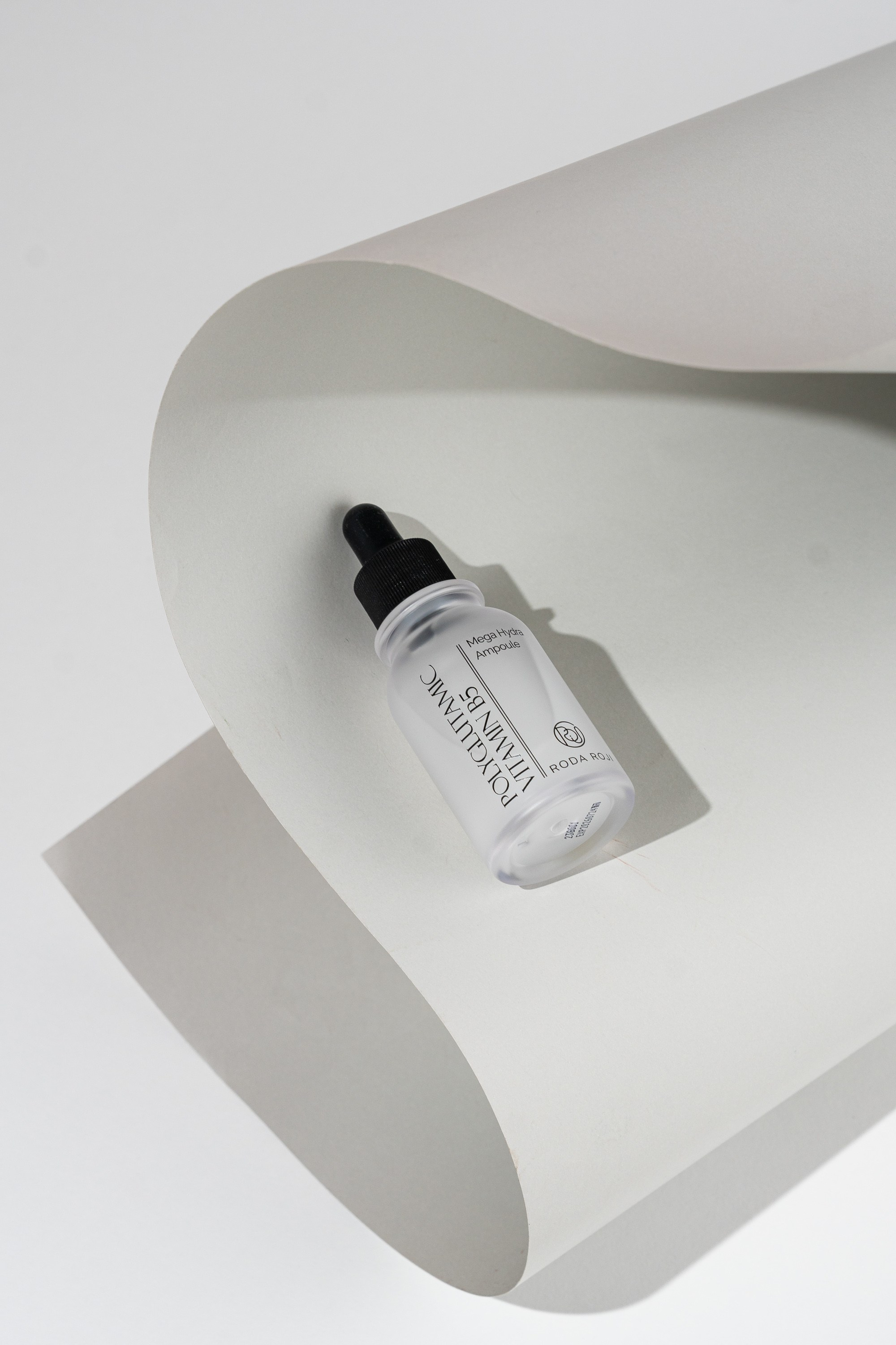 ağ dalğalı konseptual fonda serum 