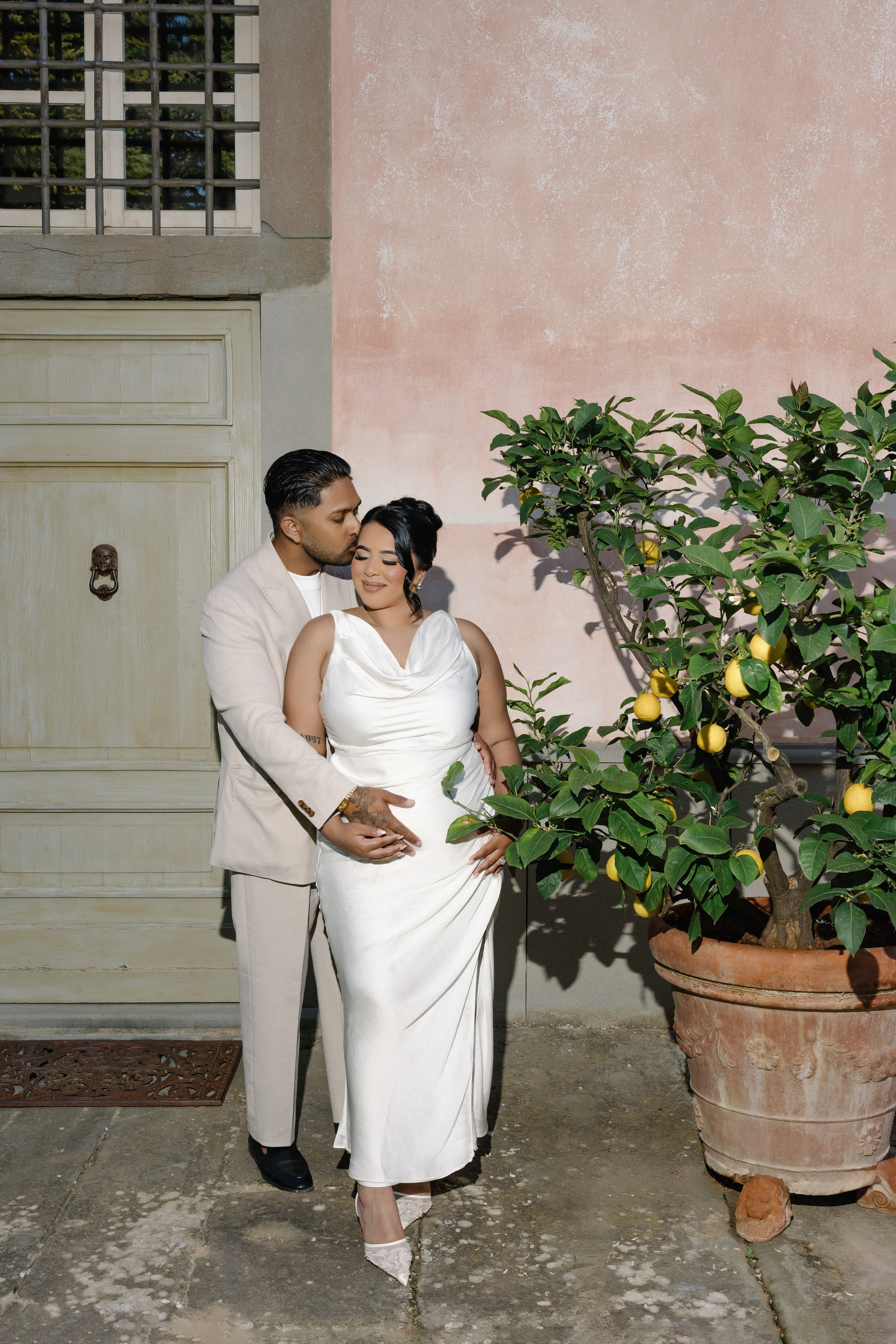 Pre-wedding in Tuscany. Wedding photographer Italy
