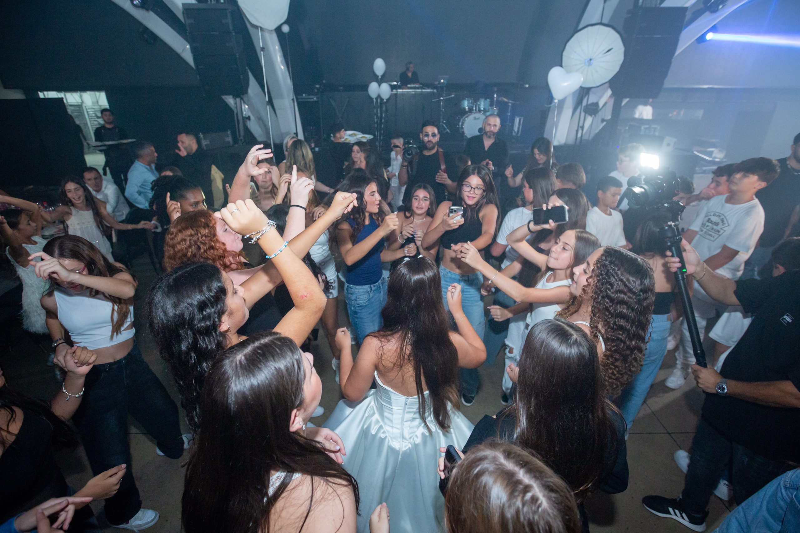 Bat Mitzvah Evelin. Wedding and events photographers Studio Shalom