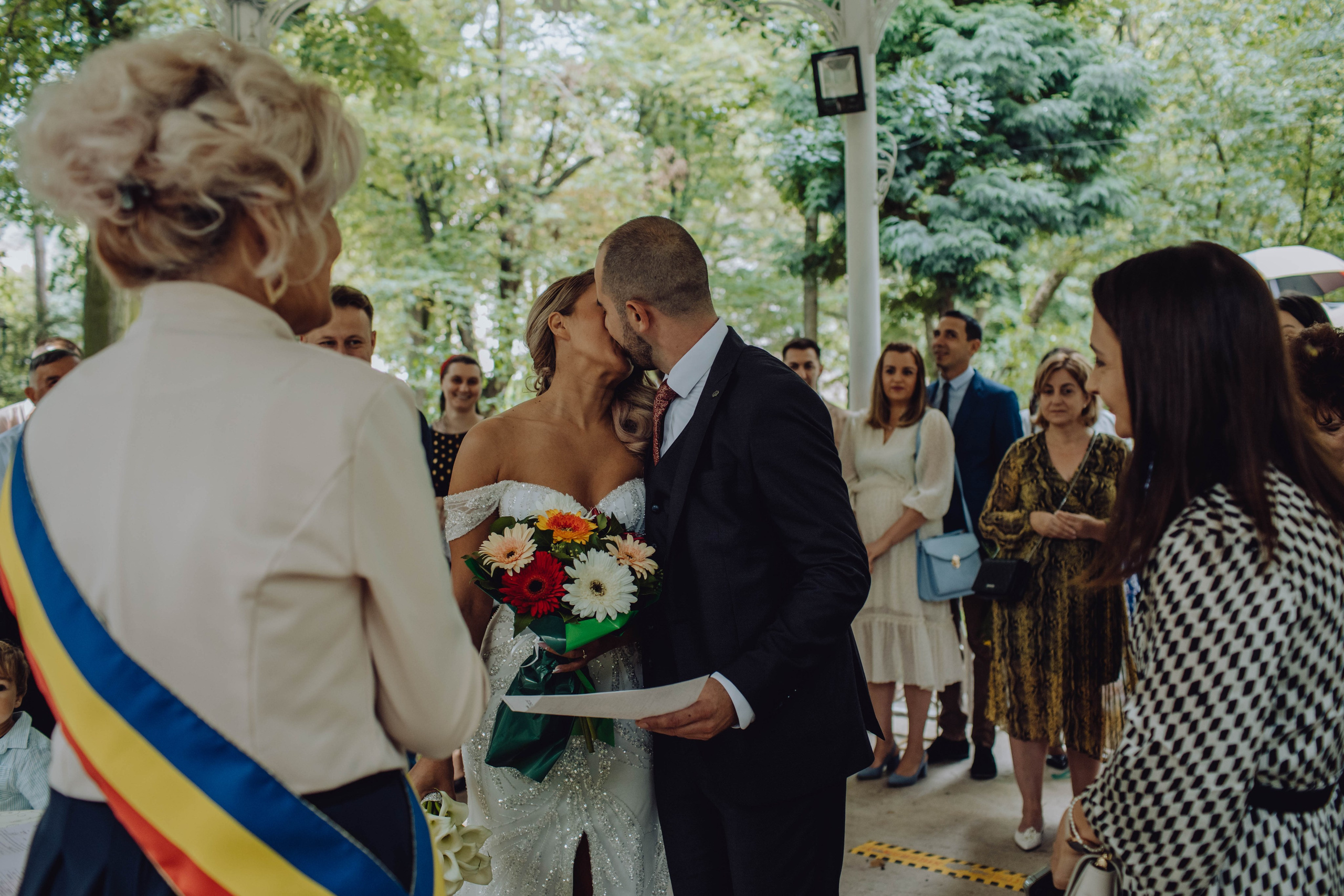 Liviu & Simona. Wedding & couple photographer from Romania Rut Vetan