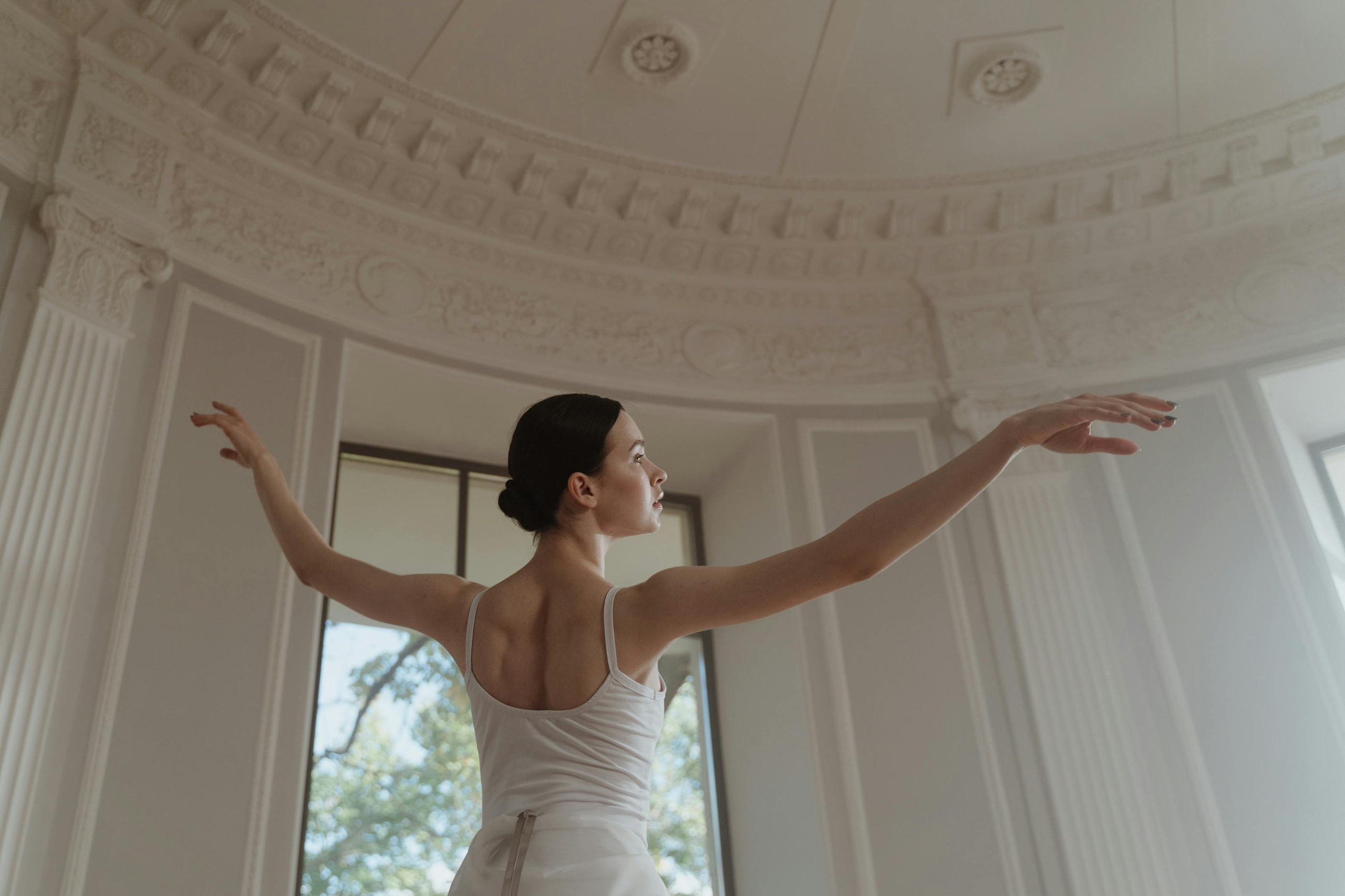 The art of ballet photography — studio session in NYC. Alice Bell — Wedding photographer in New York