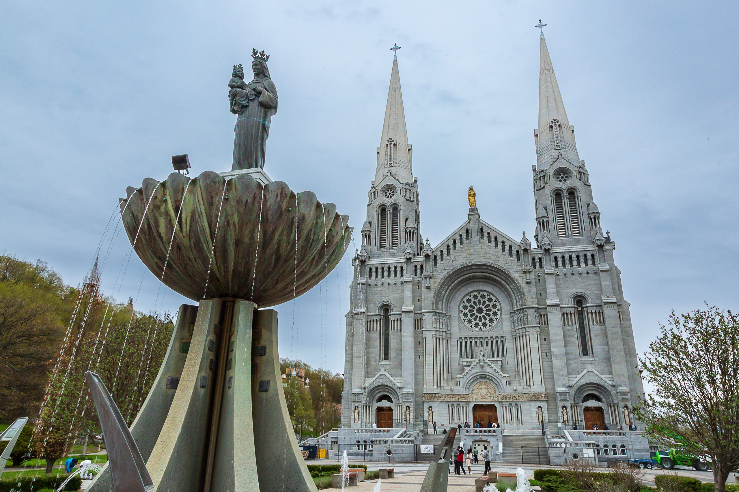 Sainte Anne de Beaupre et Quebec. Studioplaza8