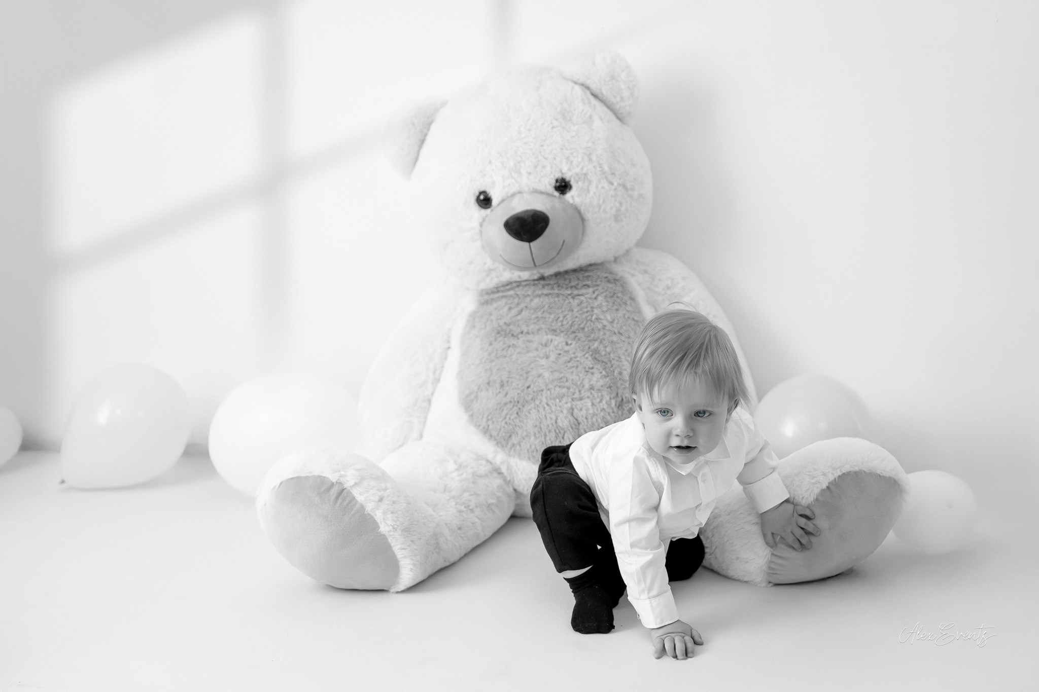 Fotograf Studio copii 1 an Romani Danemarca | Alex Events. AlexEvents Fotograf / Videograf de evenimente Danemarca DK Horsens, Arhus, Odense, Vejle.Nunta, botez, foto-studio