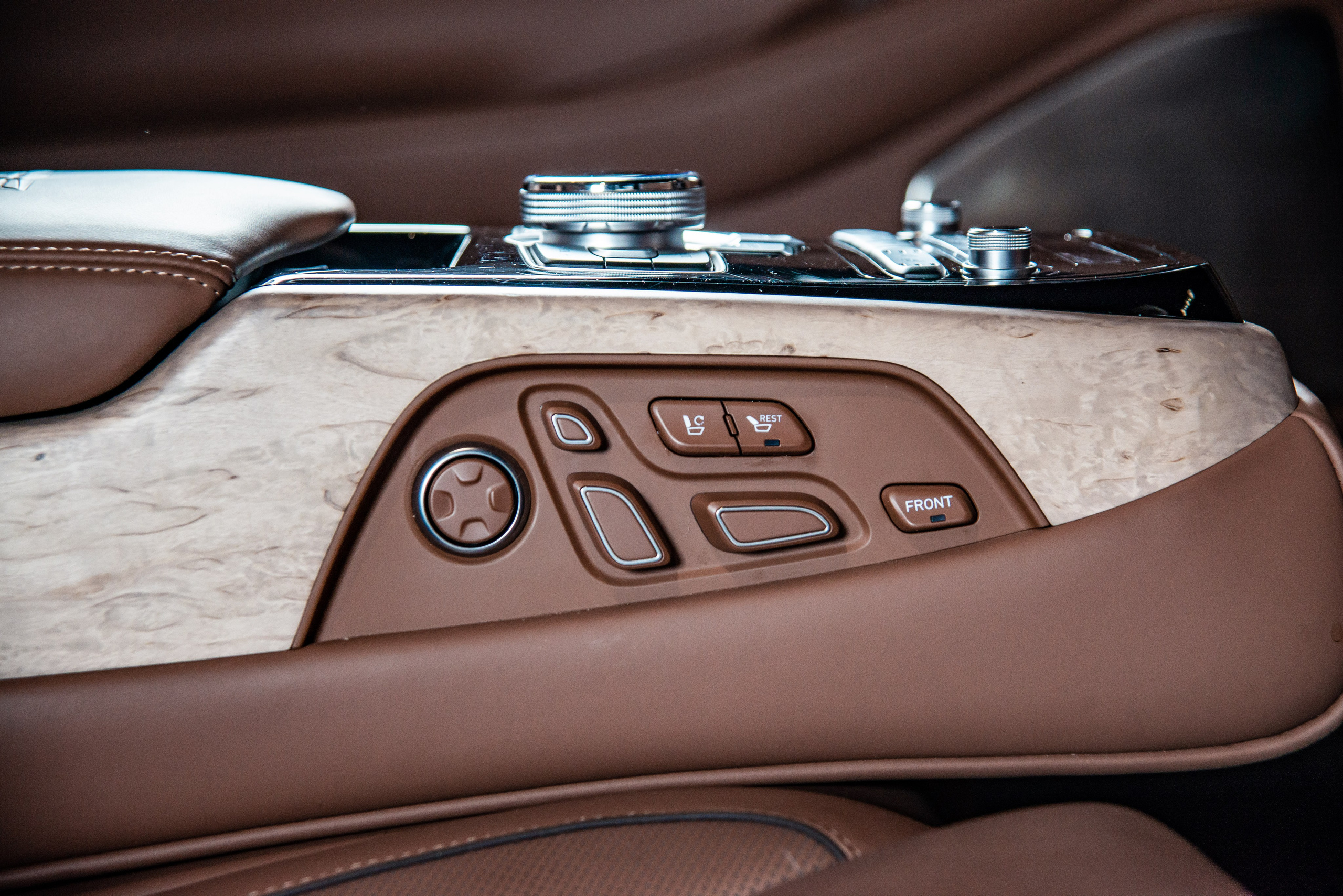 Автомобильная фотосъемка Genesis G90. ФОТОГРАФ МЕКСИКА КИНТАНА-РОО