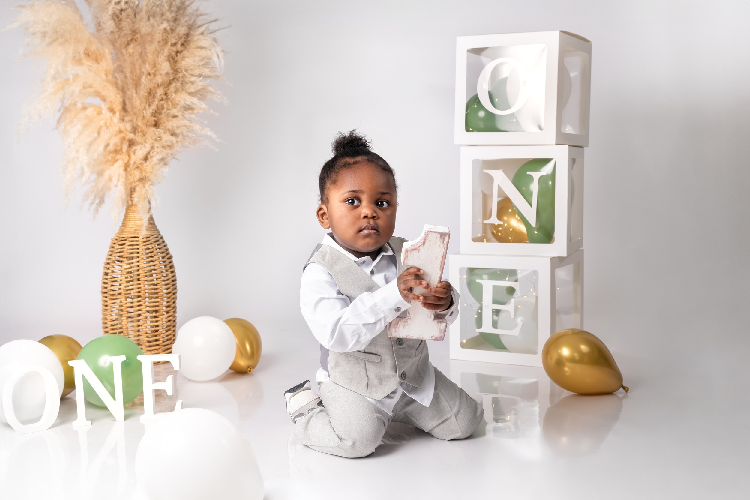 Cake smash a boy Hertfordshire, Stevenage