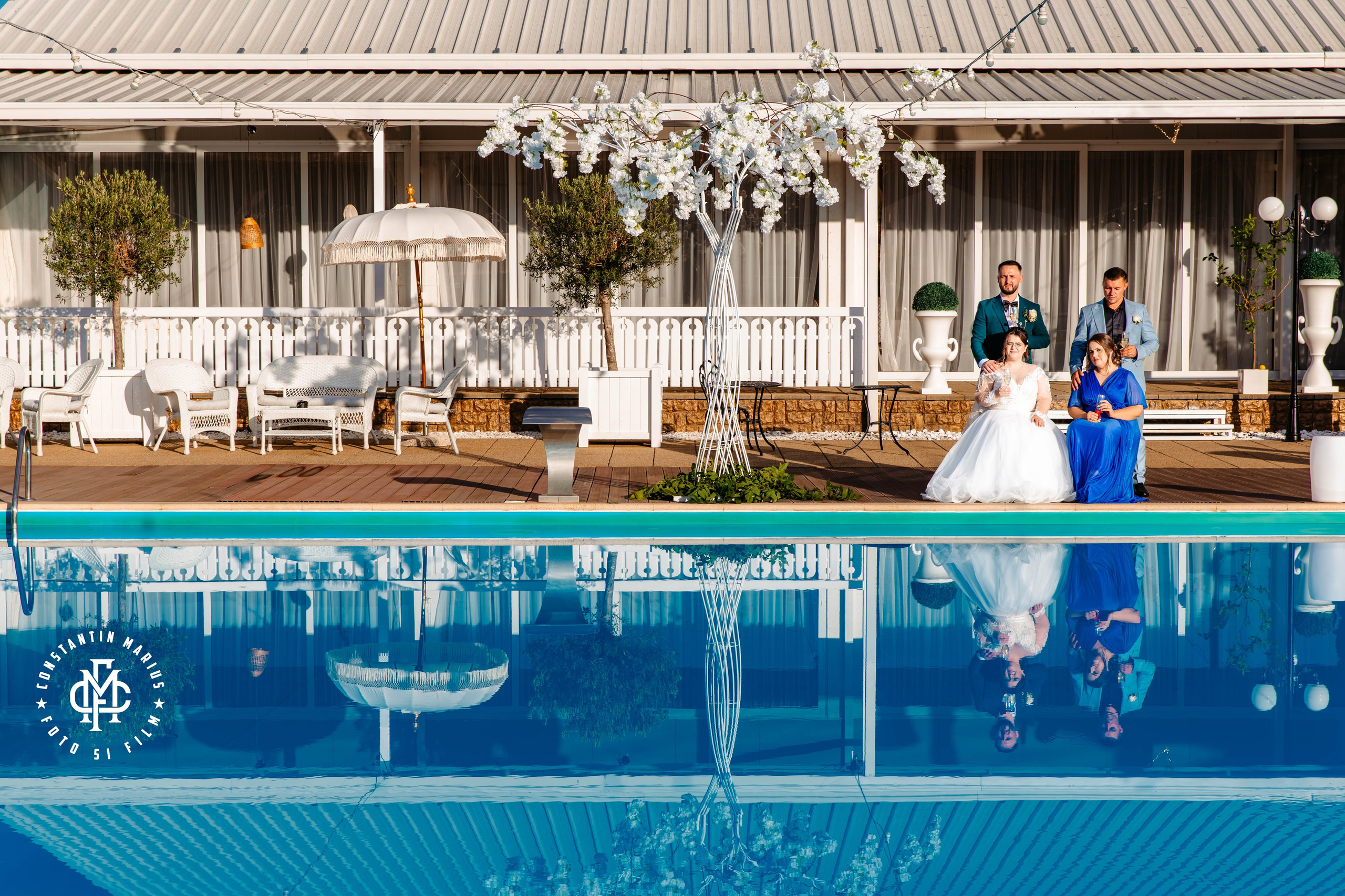 WEDDING PHOTOGRAPHY. DESPRE NOI