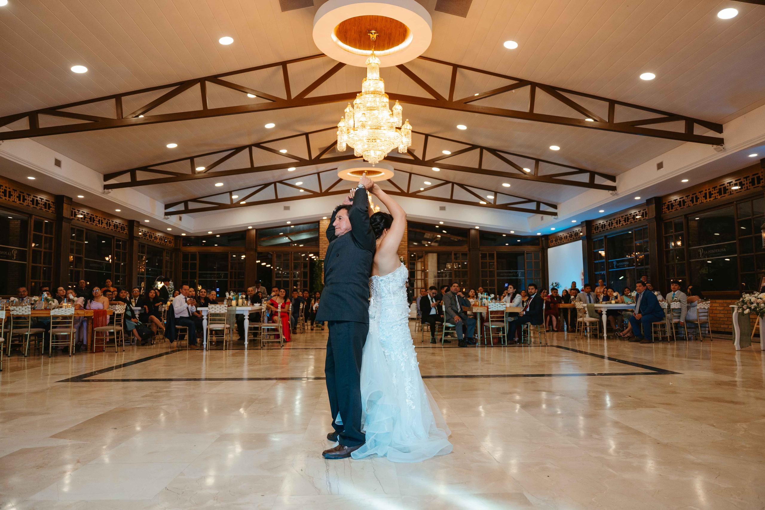 Karol y Jairon. Fotógrafo de bodas en Loja Ecuador | Piero Alvarez PH
