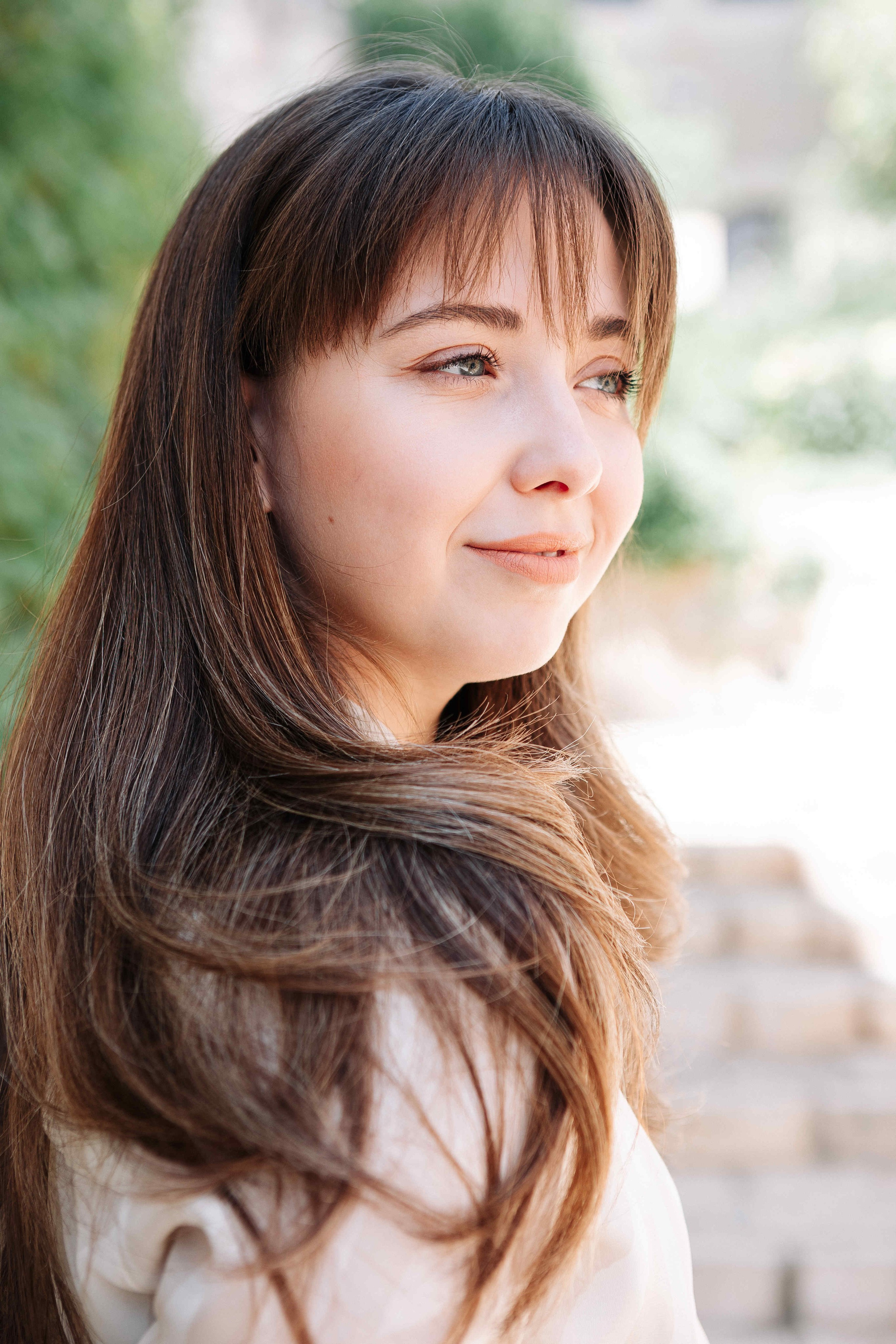 A MONTH AFTER THE WEDDING (morning). PHOTOGRAPHER IN ISRAEL