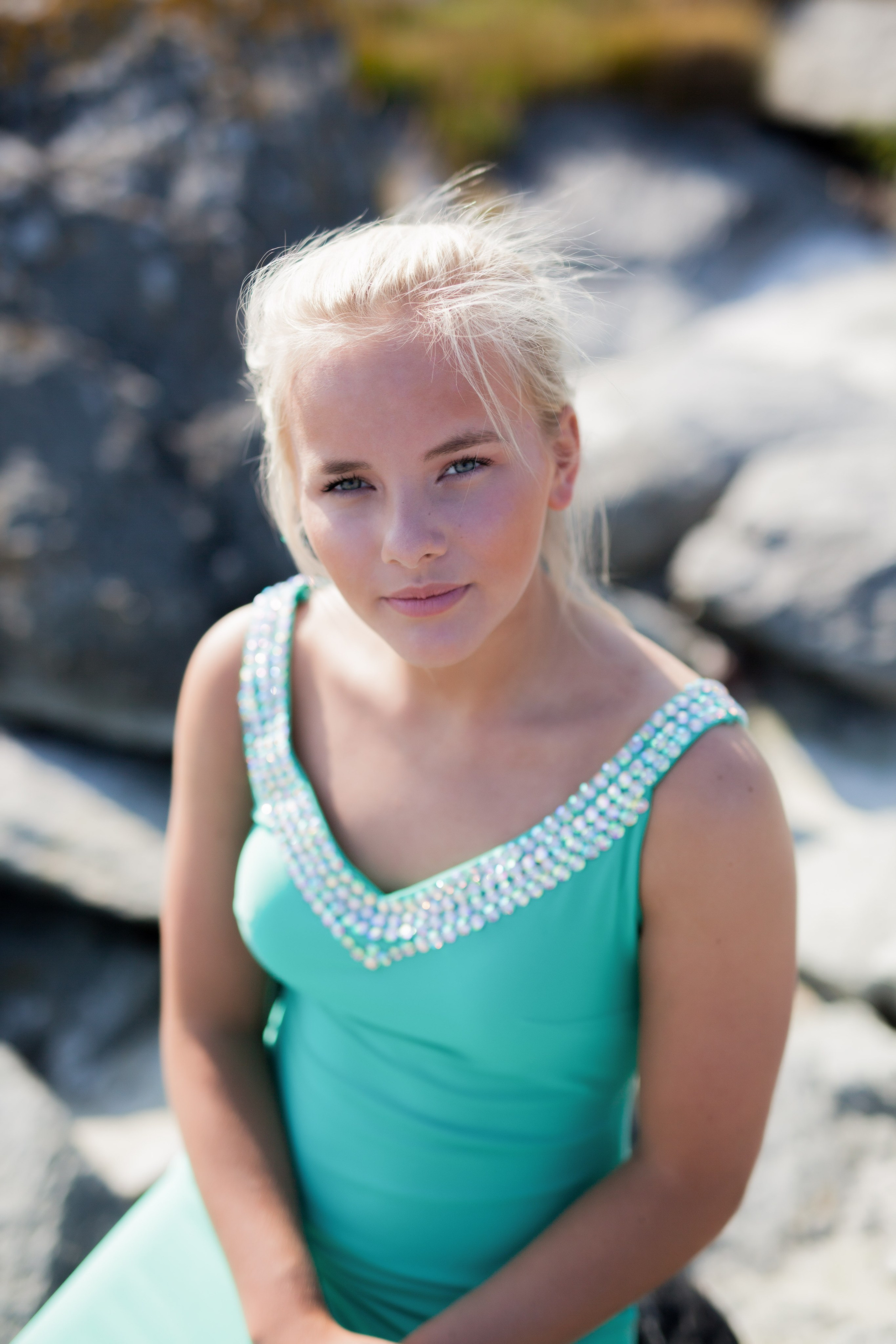 Norwegian coast. Family and real state photographer in Haugesund Dina Vikra