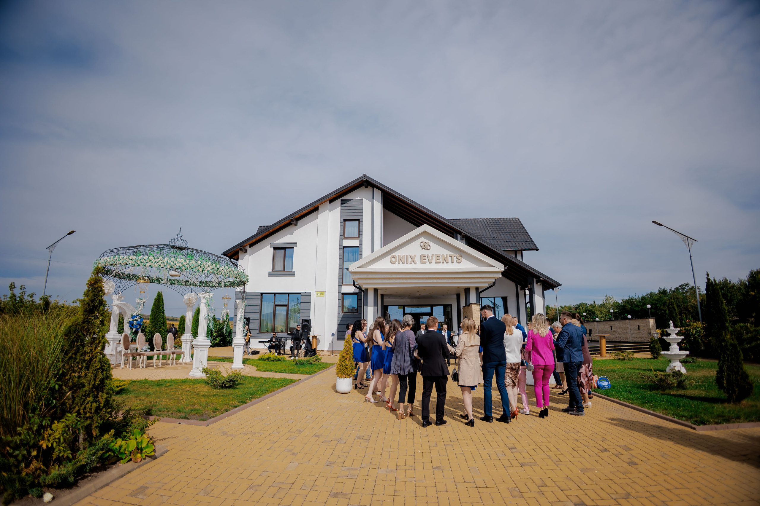 Loredana & Emilian – Ziua Nunții | Videografie - fotografie Botez Suceava, Iași, Botoșani. Servicii foto-video profesionale, pentru momente de neuitat