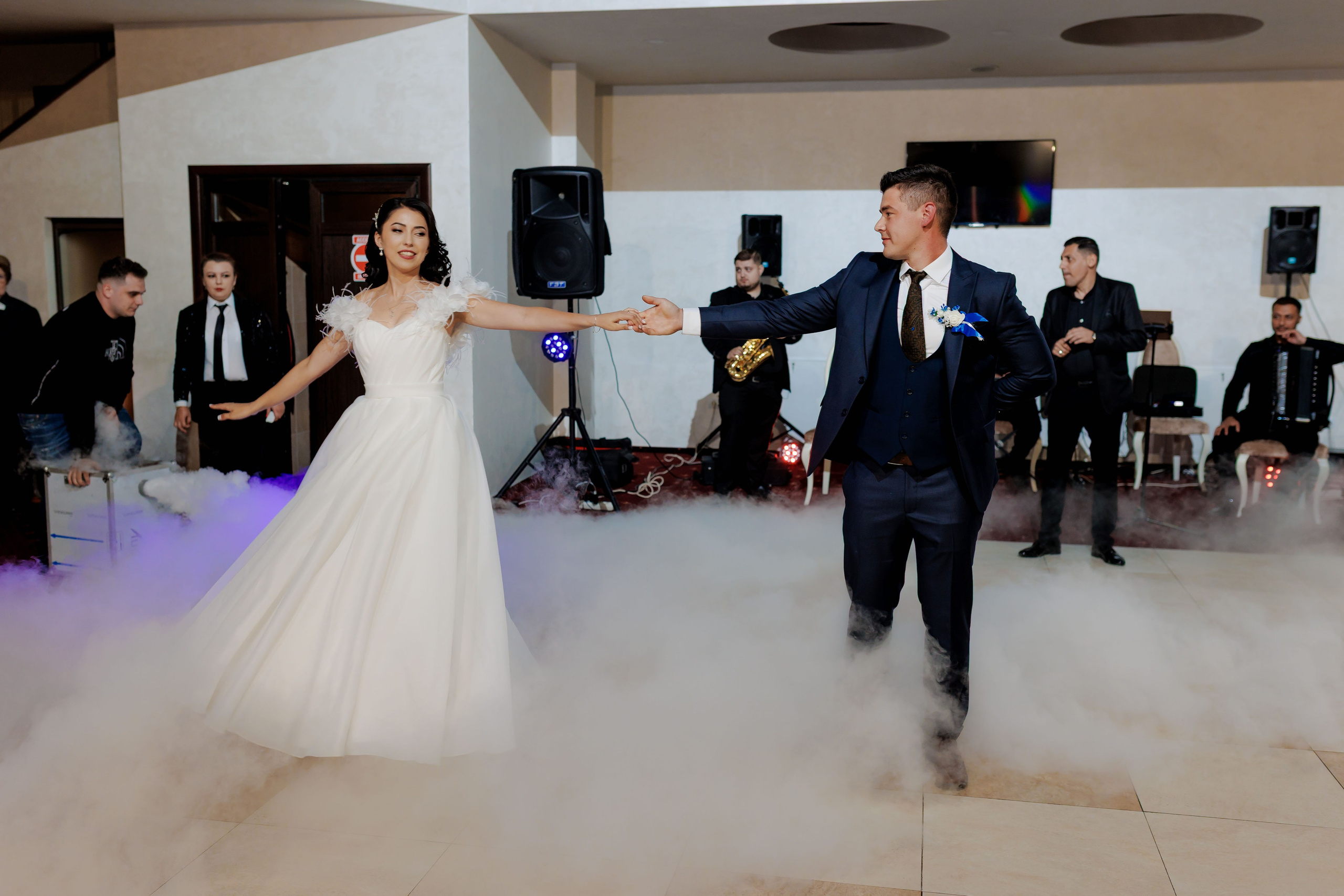 Loredana & Emilian – Ziua Nunții | Videografie - fotografie Botez Suceava, Iași, Botoșani. Servicii foto-video profesionale, pentru momente de neuitat