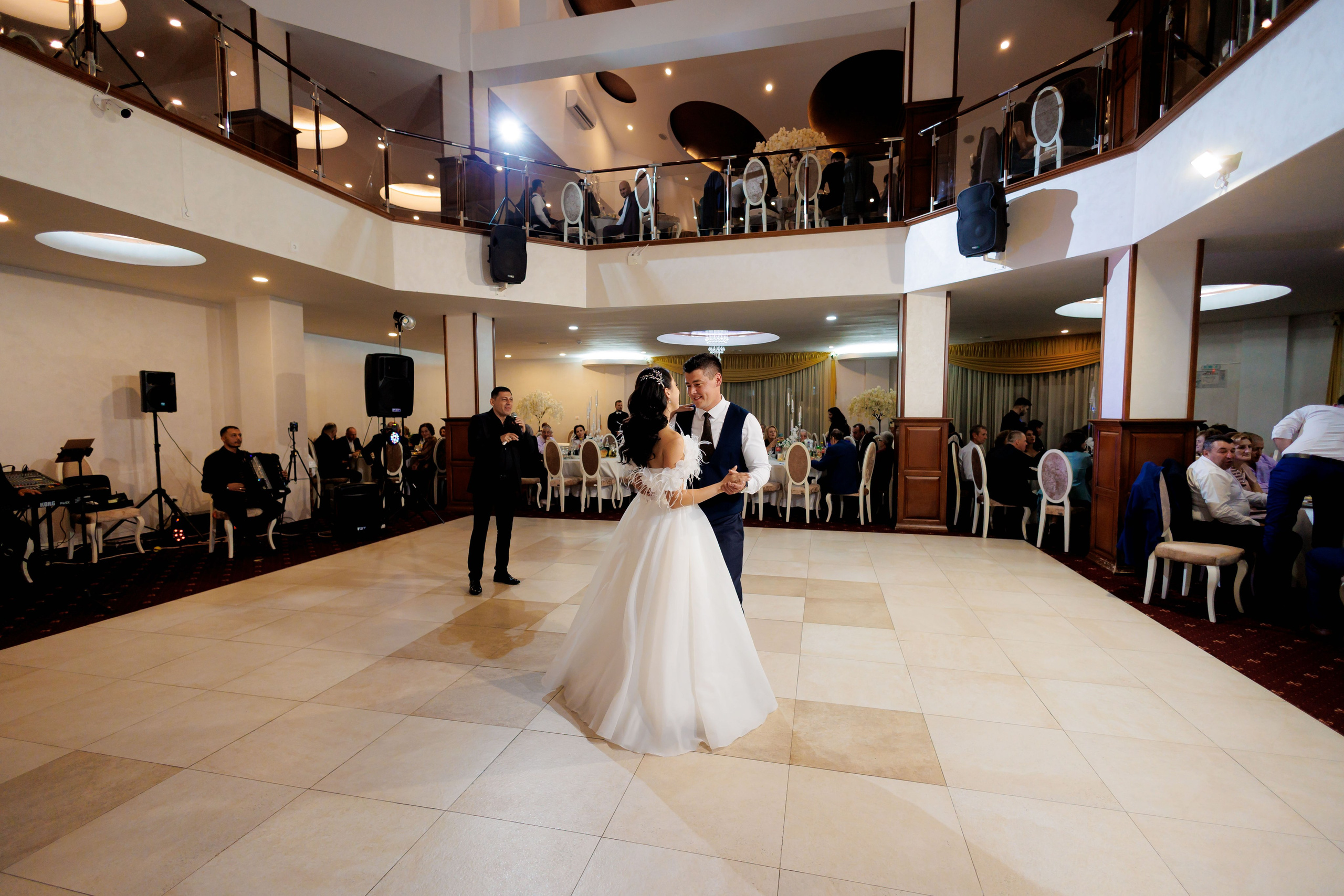 Loredana & Emilian – Ziua Nunții | Videografie - fotografie Botez Suceava, Iași, Botoșani. Servicii foto-video profesionale, pentru momente de neuitat