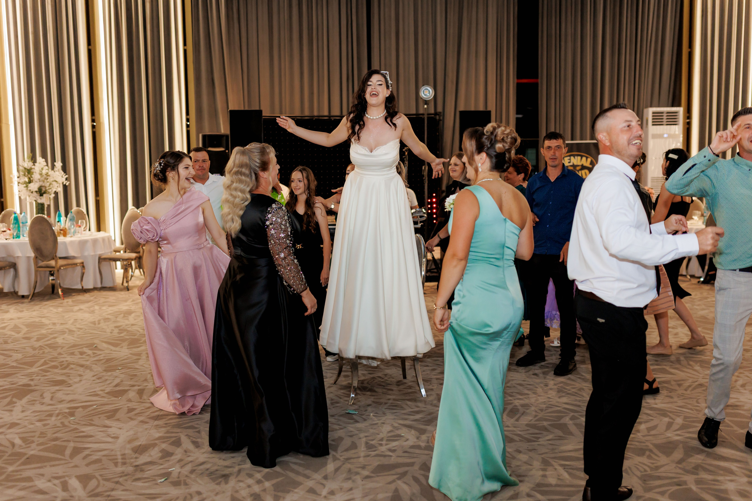 Nunta Nicoleta & Răzvan | Fotografie & Videografie Profesională. Servicii foto-video profesionale, pentru momente de neuitat