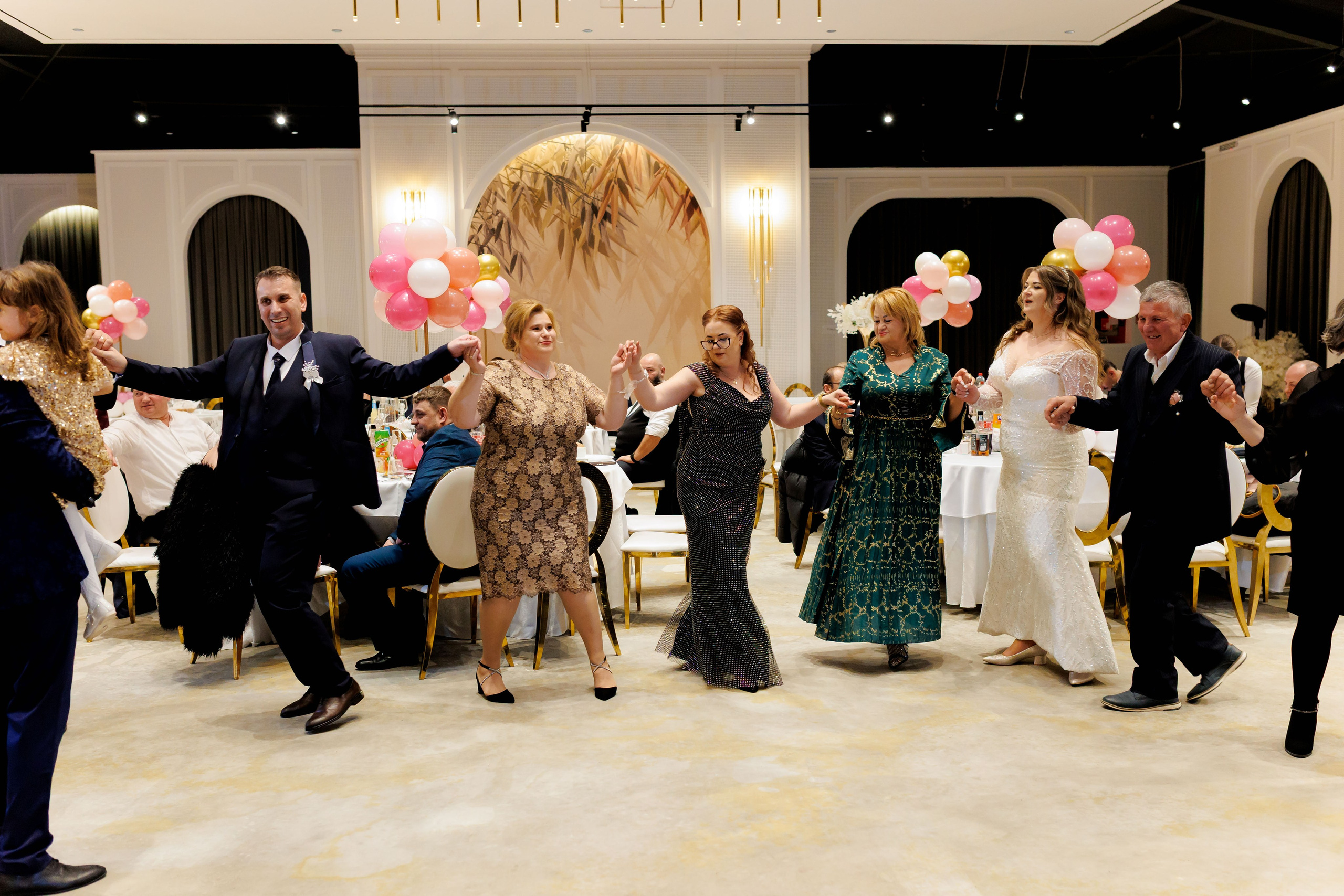 Povestea voastră, regizată de noi |Cristi Turculet Videograf Nuntă Suceava | wedding highlight. Servicii foto-video profesionale, pentru momente de neuitat