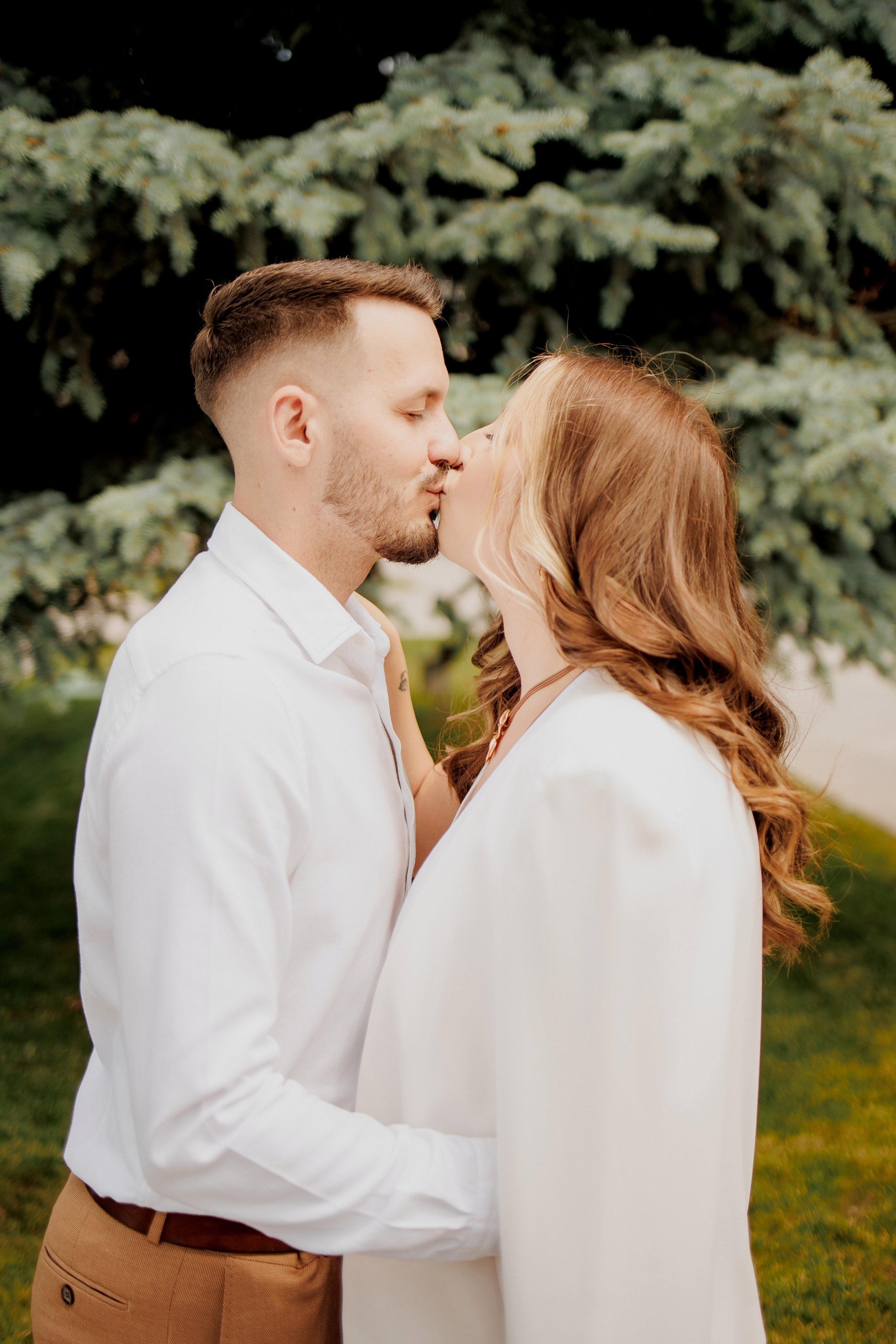 Alexandra & Stefan. Wedding Photographer, based in Iasi, Romania, but will travel all over the globe to make sure you look amazing in all your wedding photos