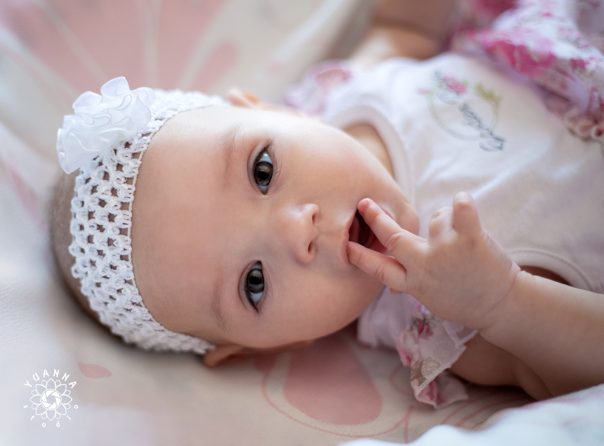 Newborn. YuAnna studio. Family & Kids Photographer in Seattle area, located in