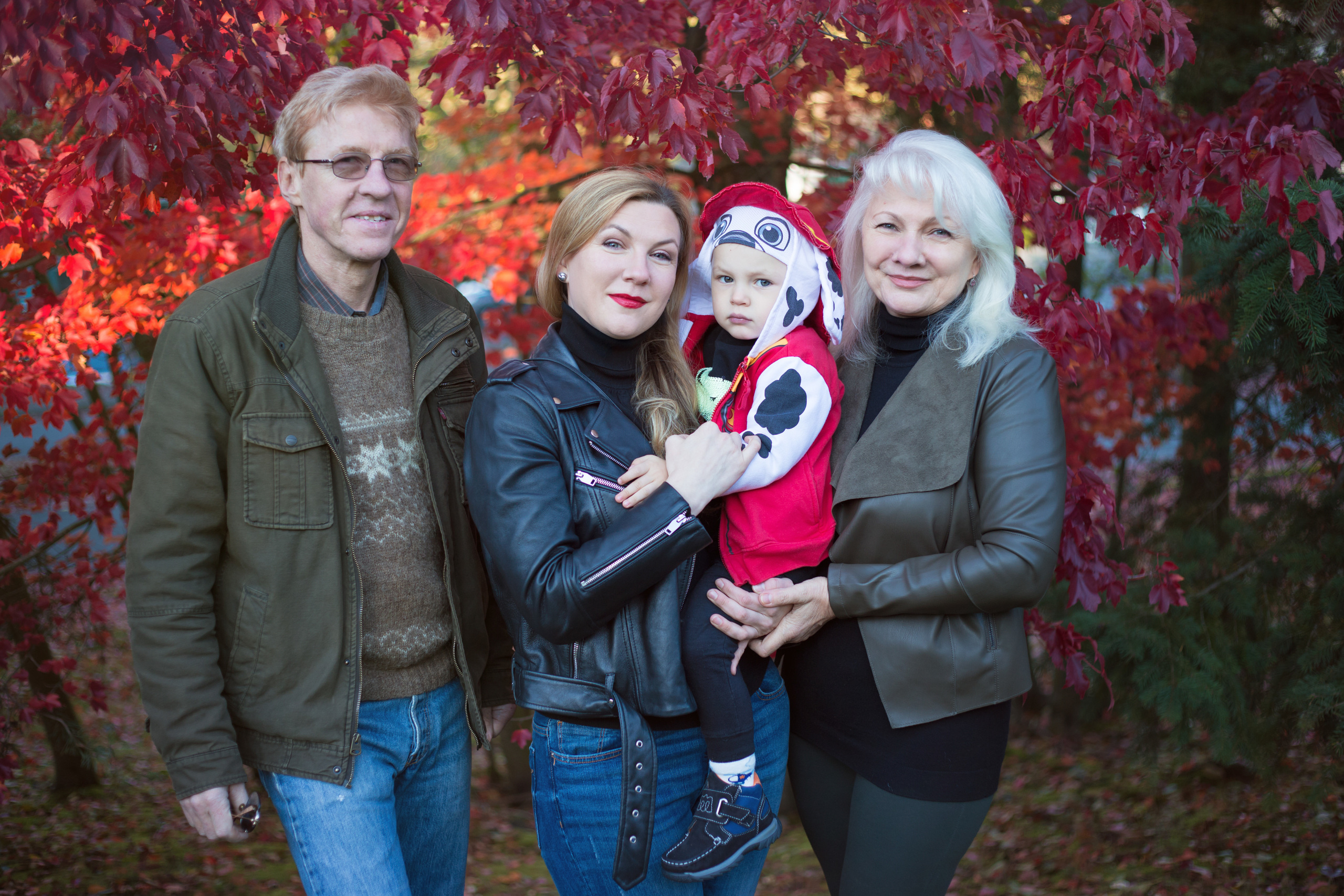 Fall. YuAnna studio. Family & Kids Photographer in Seattle area, located in