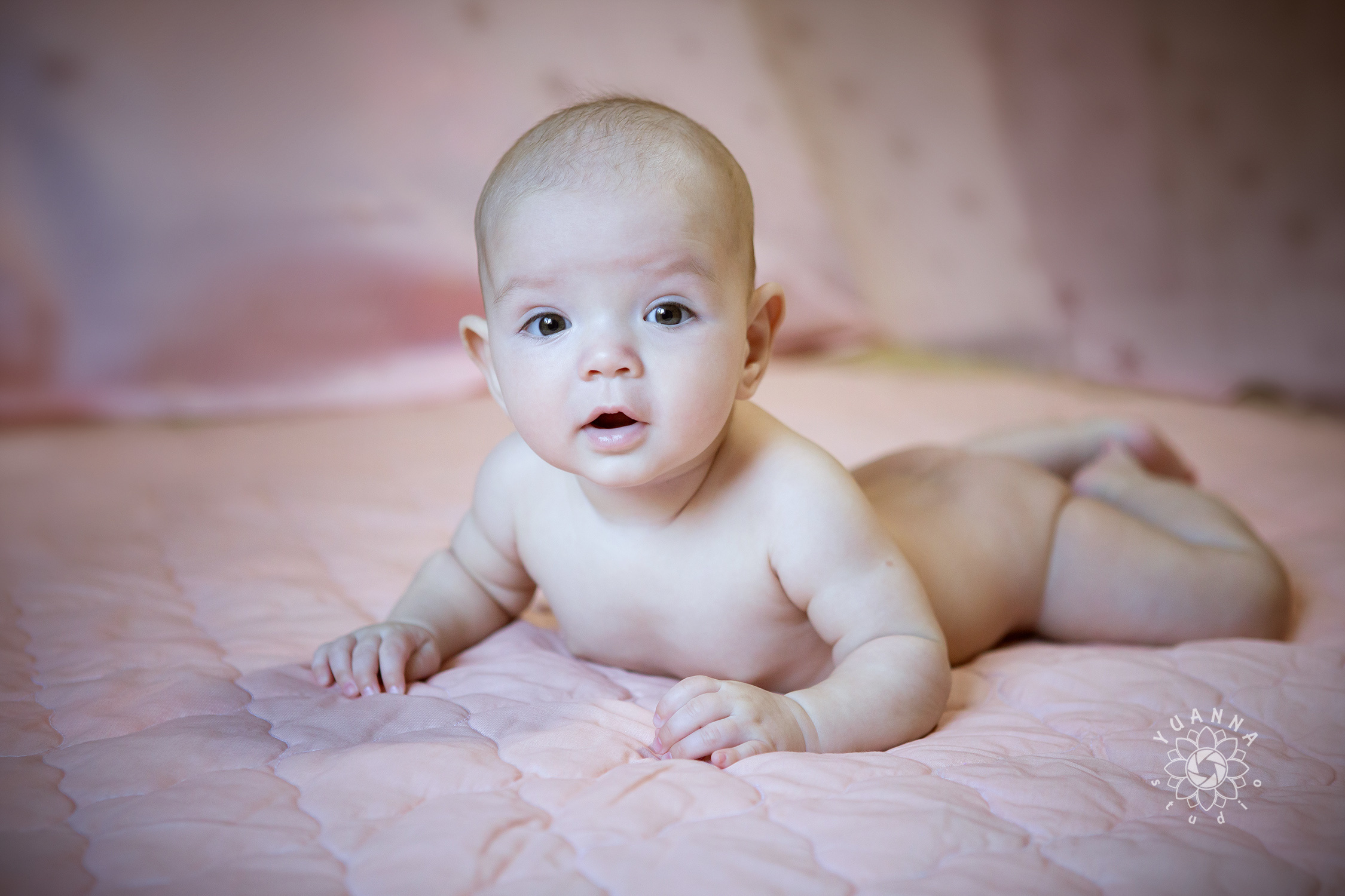 Newborn. YuAnna studio. Family & Kids Photographer in Seattle area, located in