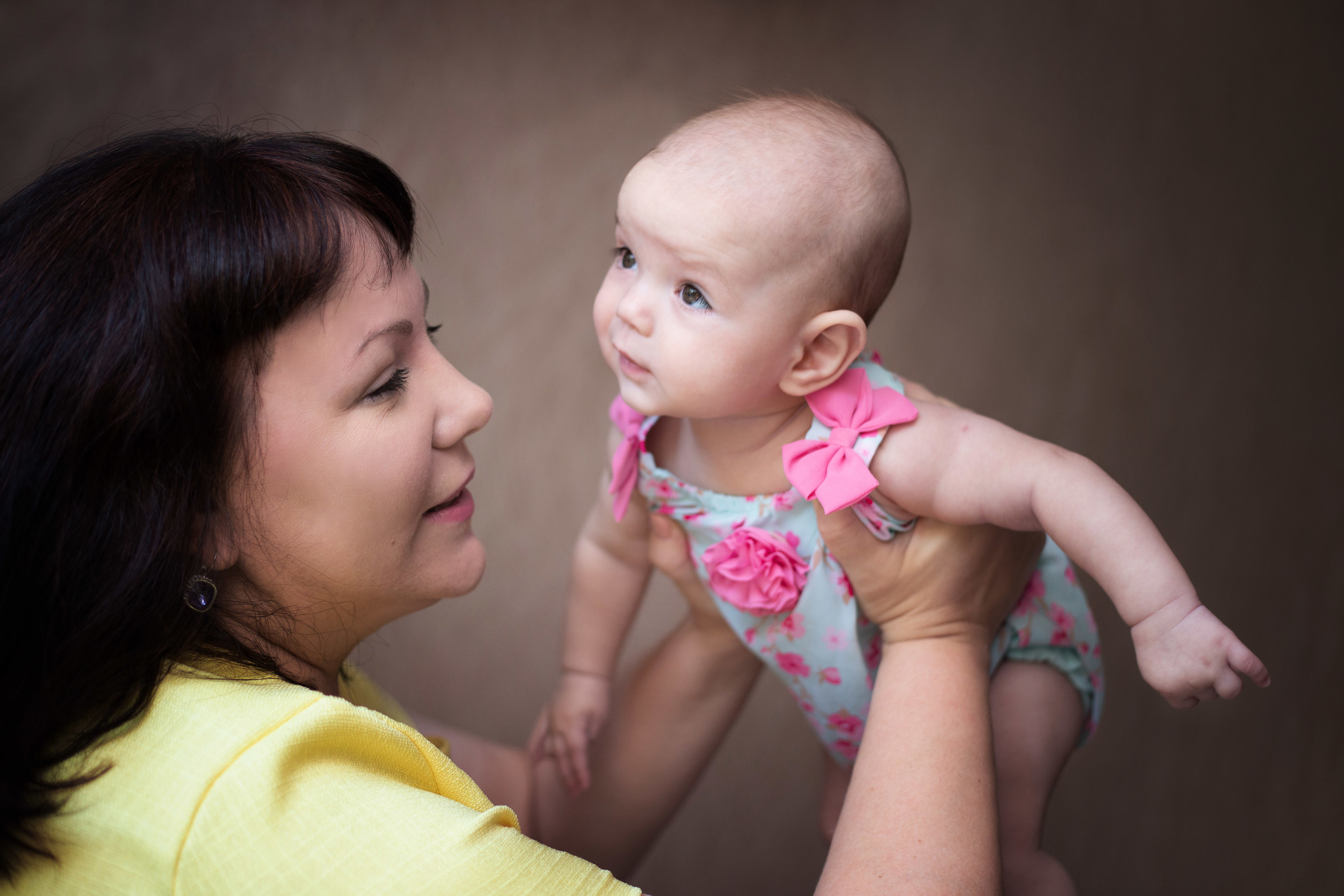 Newborn. YuAnna studio. Family & Kids Photographer in Seattle area, located in
