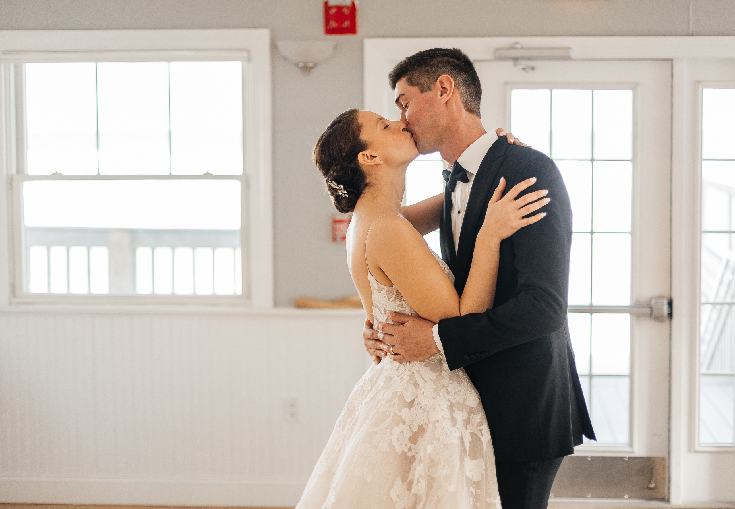 Wedding in Boston. My name is Kate and I am family and wedding photographer