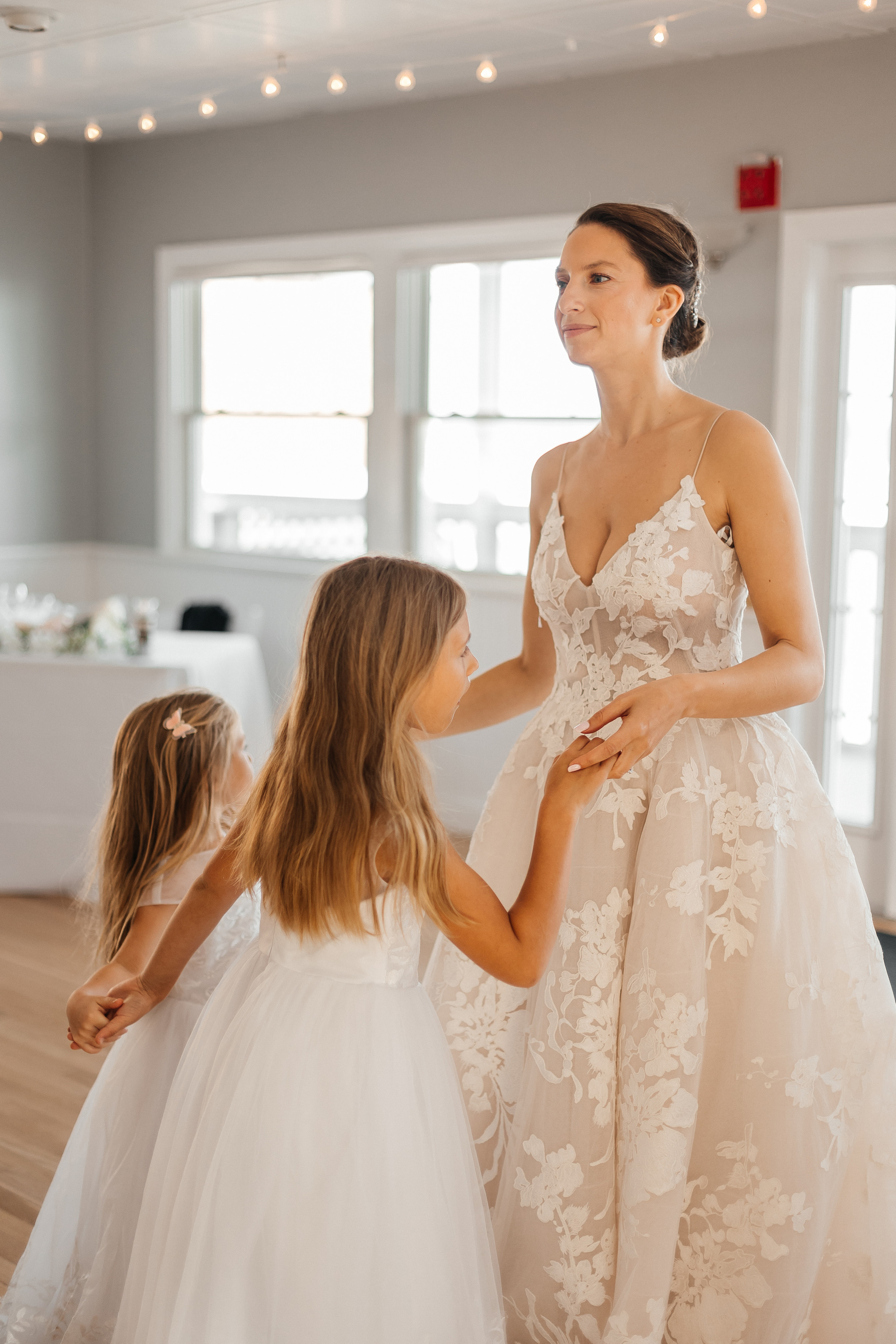 Wedding in Boston. My name is Kate and I am family and wedding photographer