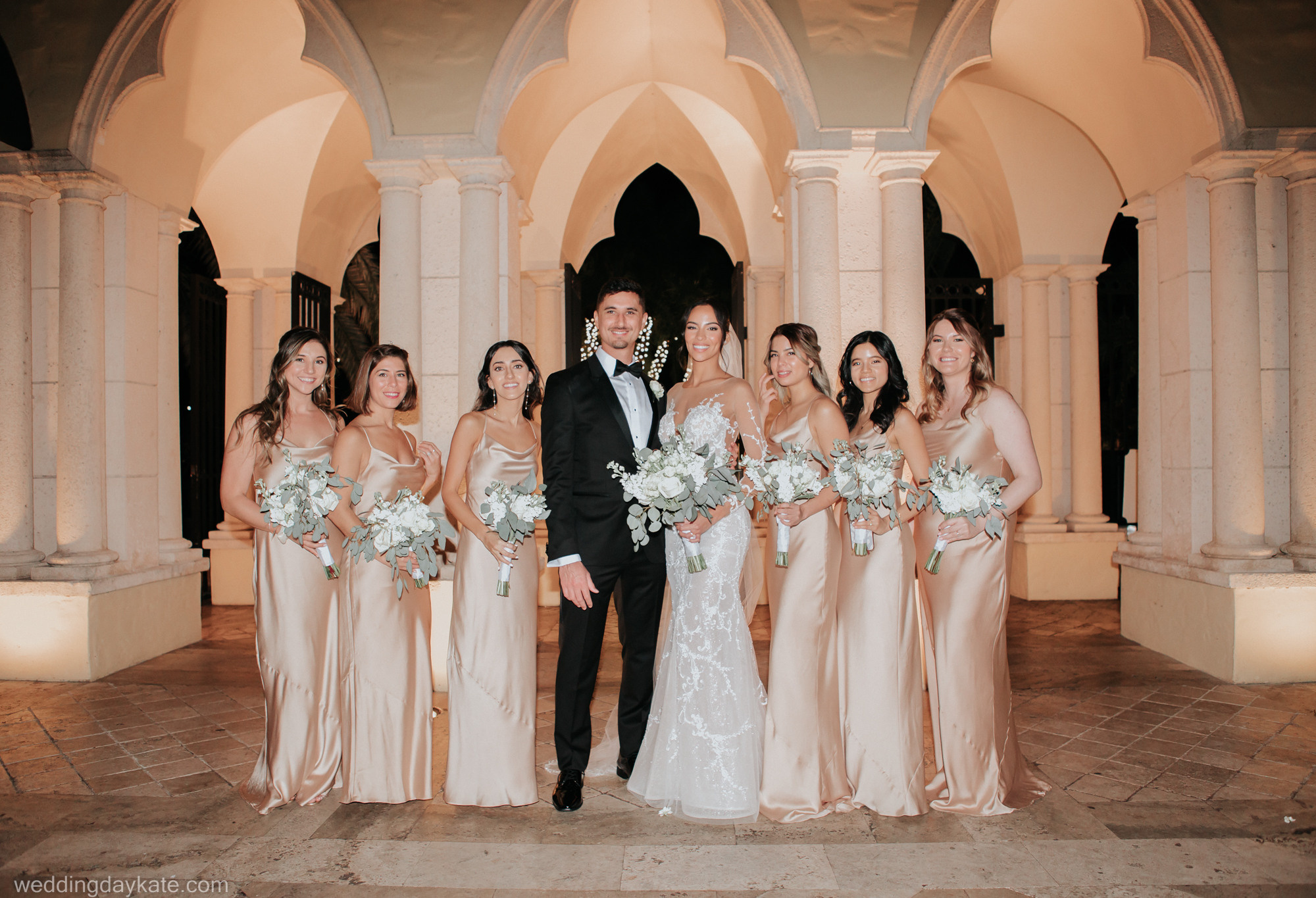 Gorgeous wedding in Addison. My name is Kate and I am family and wedding photographer