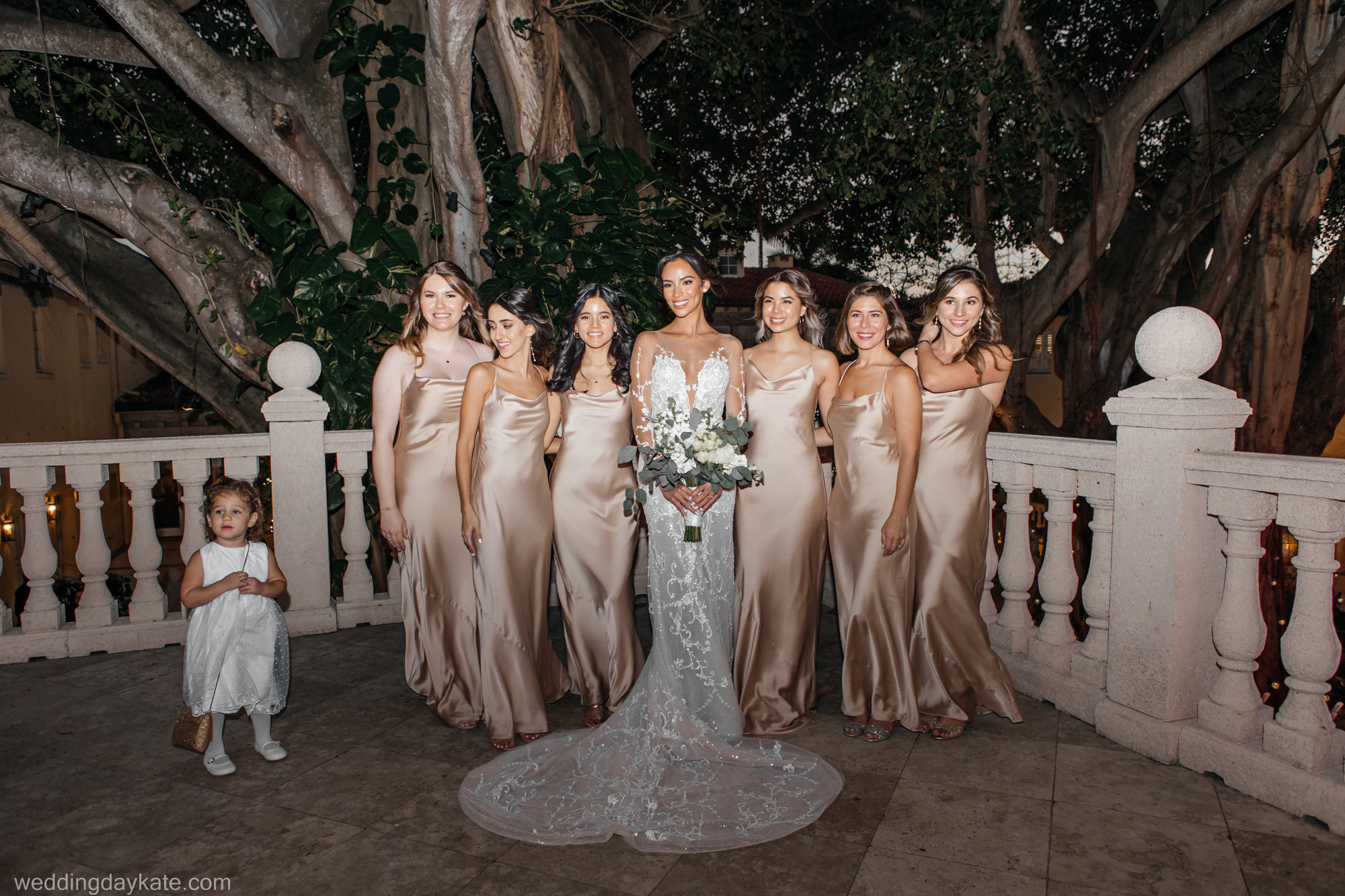 Gorgeous wedding in Addison. My name is Kate and I am family and wedding photographer