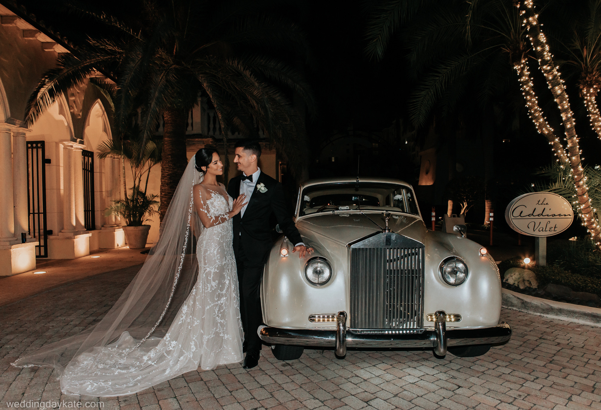 Gorgeous wedding in Addison. My name is Kate and I am family and wedding photographer