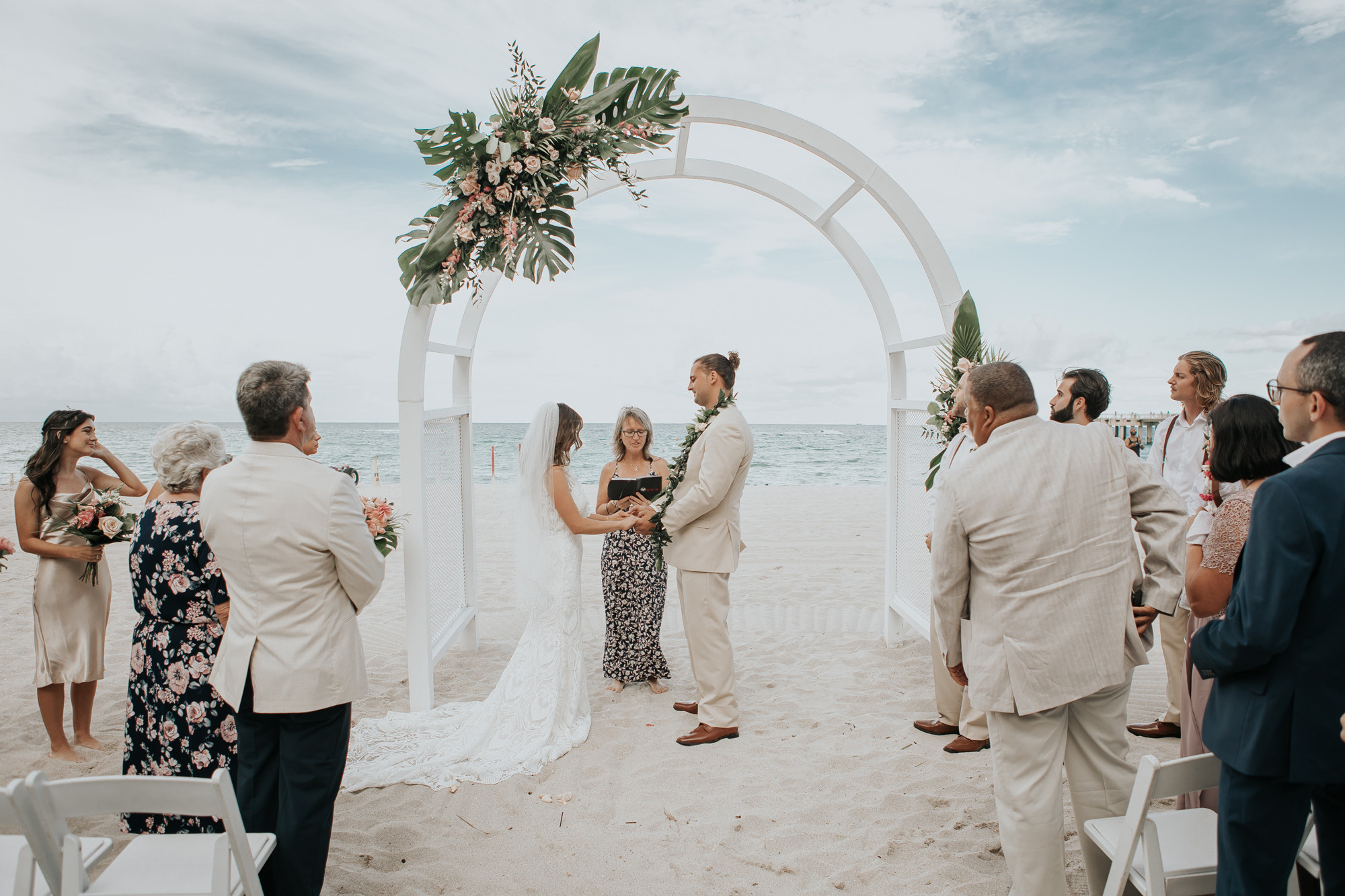 Wedding in Pelican hotel Miami. My name is Kate and I am family and wedding photographer