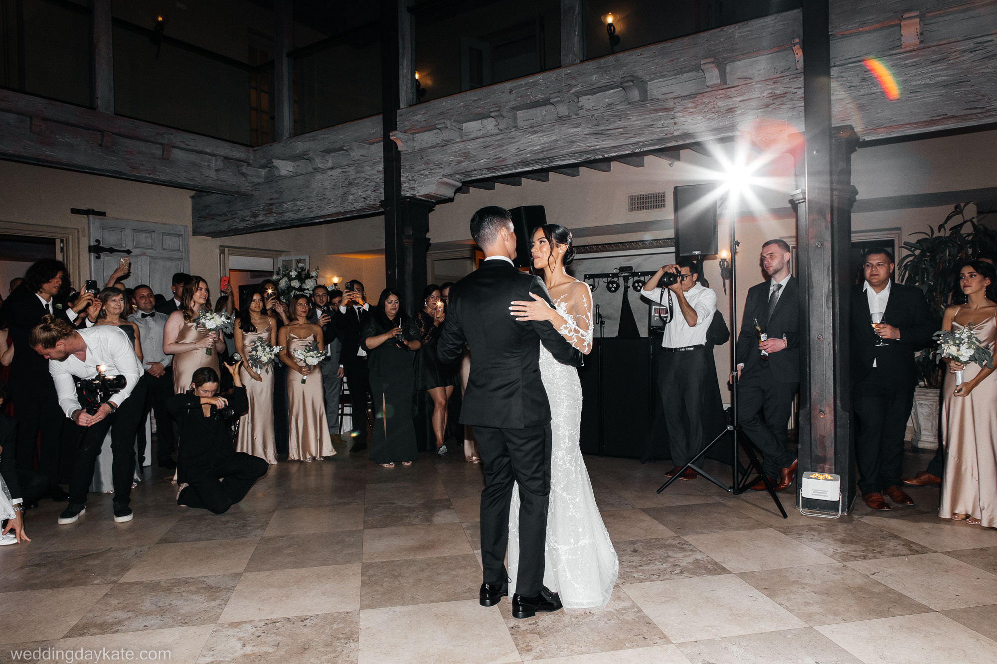 Gorgeous wedding in Addison. My name is Kate and I am family and wedding photographer