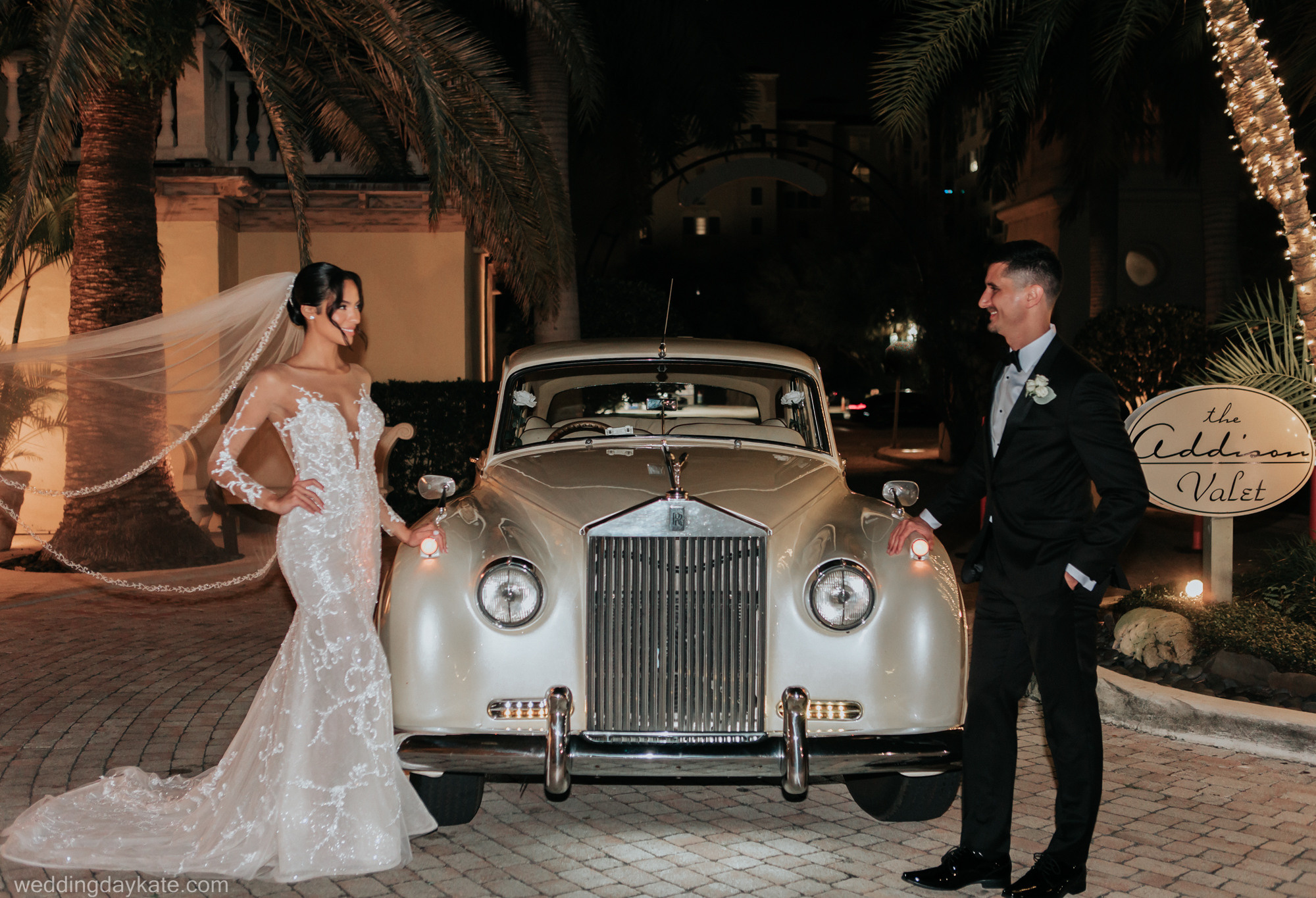 Gorgeous wedding in Addison. My name is Kate and I am family and wedding photographer