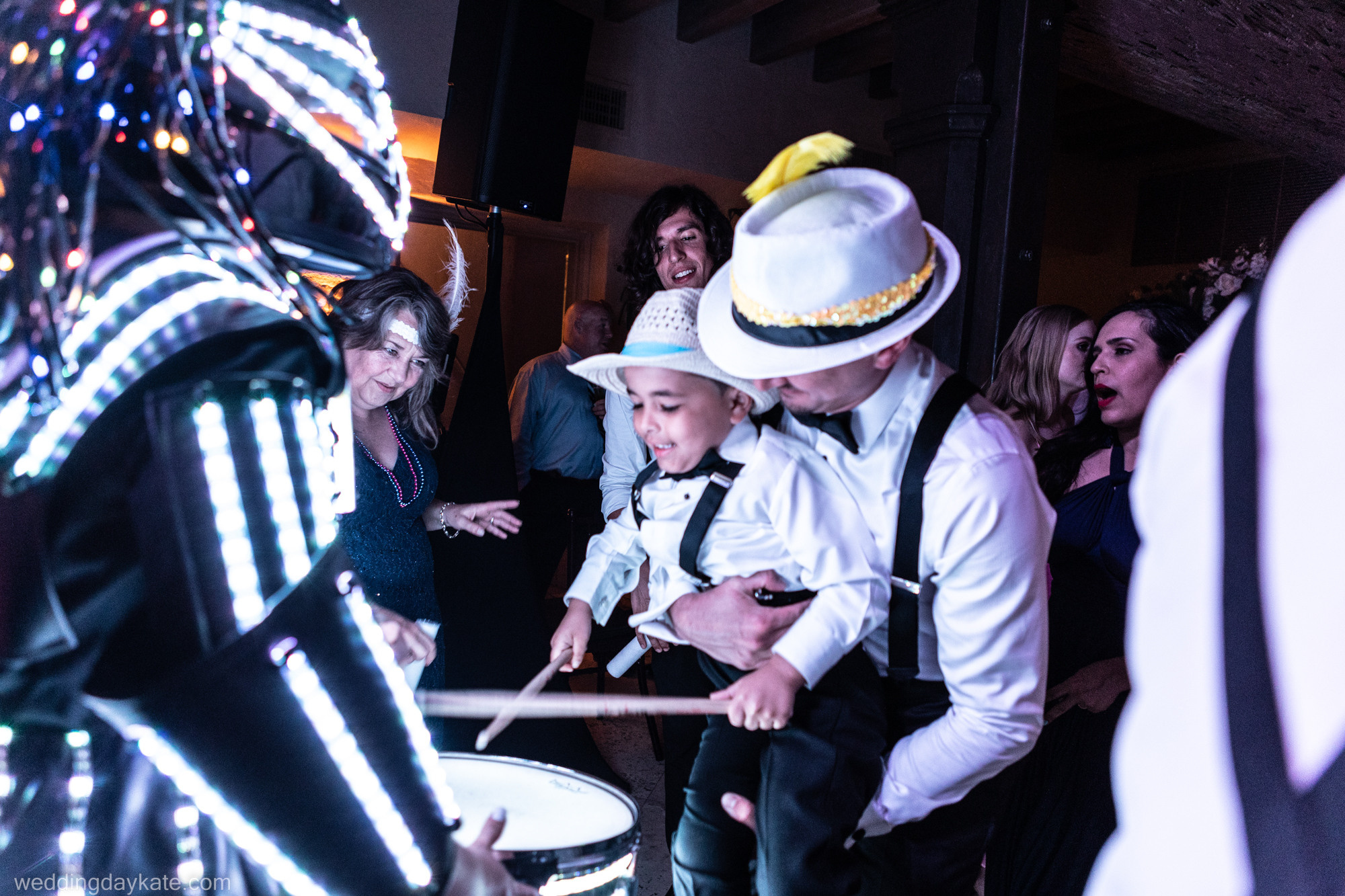 Gorgeous wedding in Addison. My name is Kate and I am family and wedding photographer