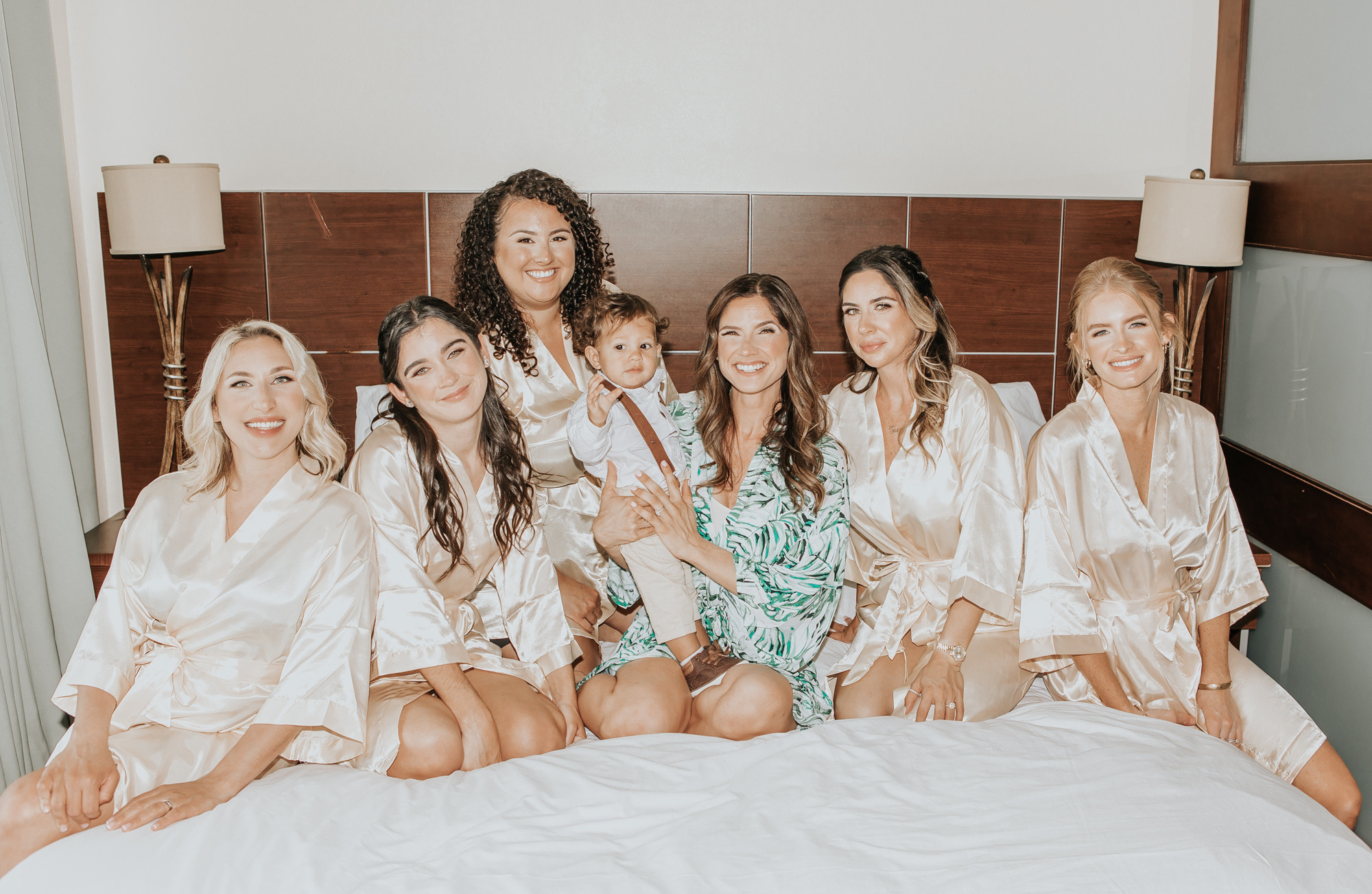 Wedding in Pelican hotel Miami. My name is Kate and I am family and wedding photographer