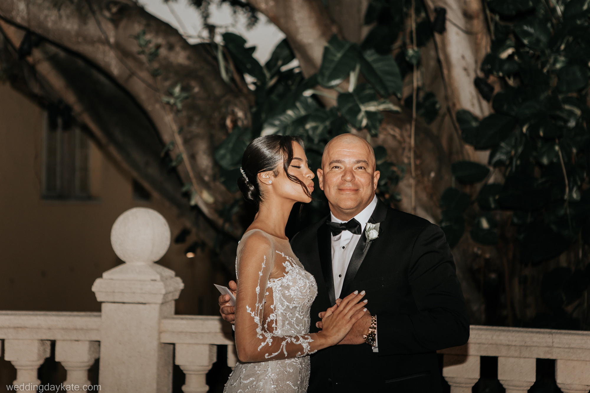 Gorgeous wedding in Addison. My name is Kate and I am family and wedding photographer