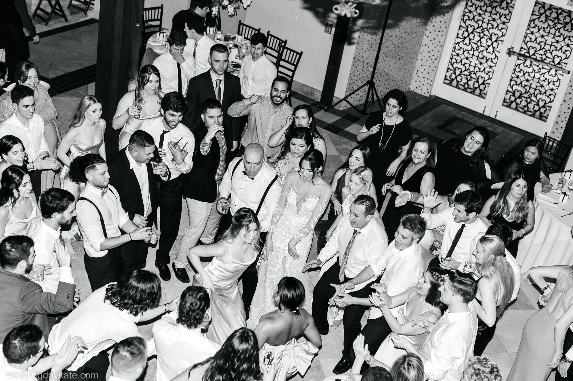 Gorgeous wedding in Addison. My name is Kate and I am family and wedding photographer