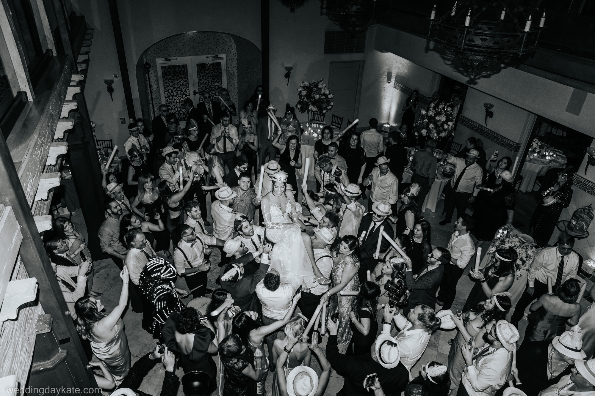 Gorgeous wedding in Addison. My name is Kate and I am family and wedding photographer
