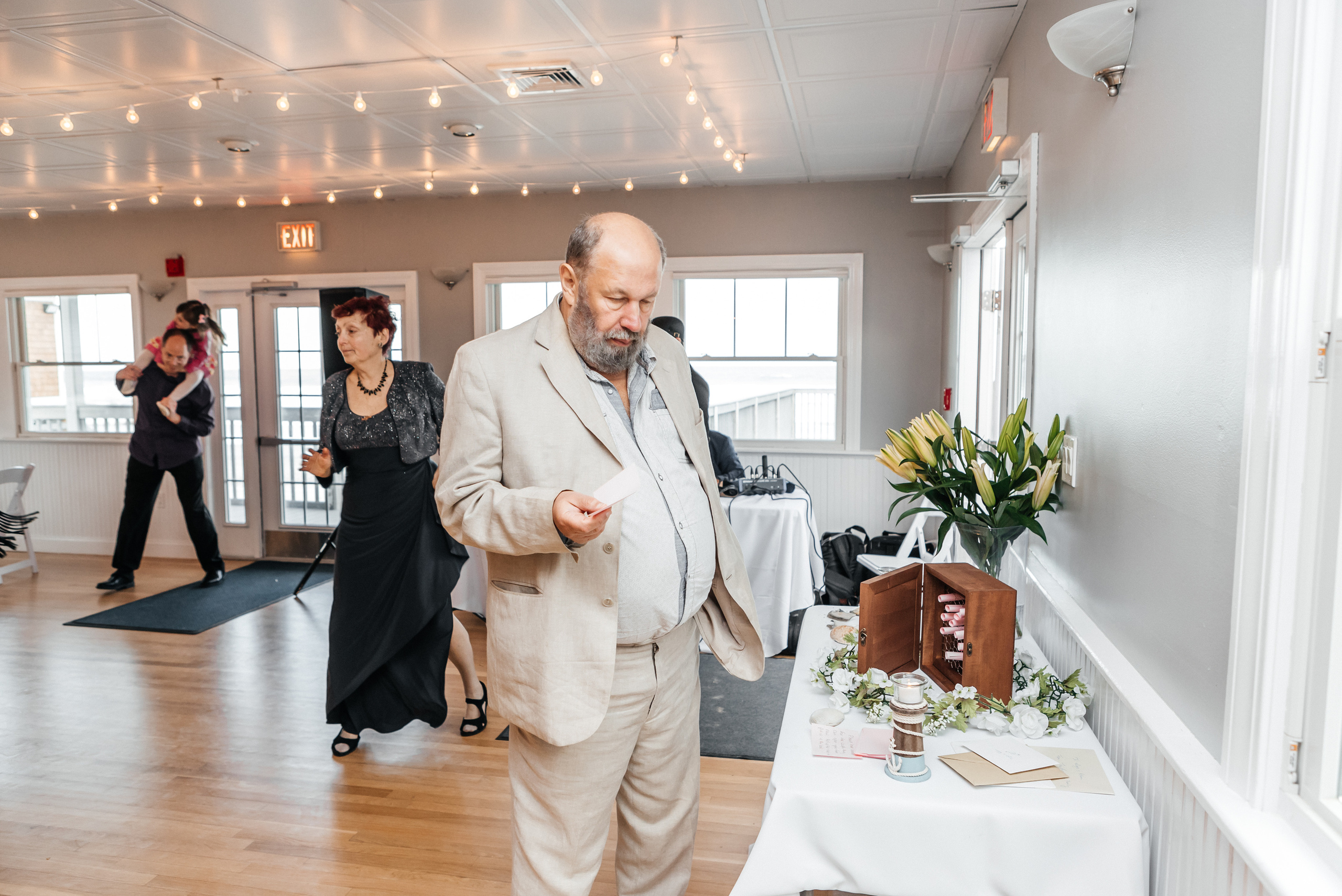 Wedding in Boston. My name is Kate and I am family and wedding photographer