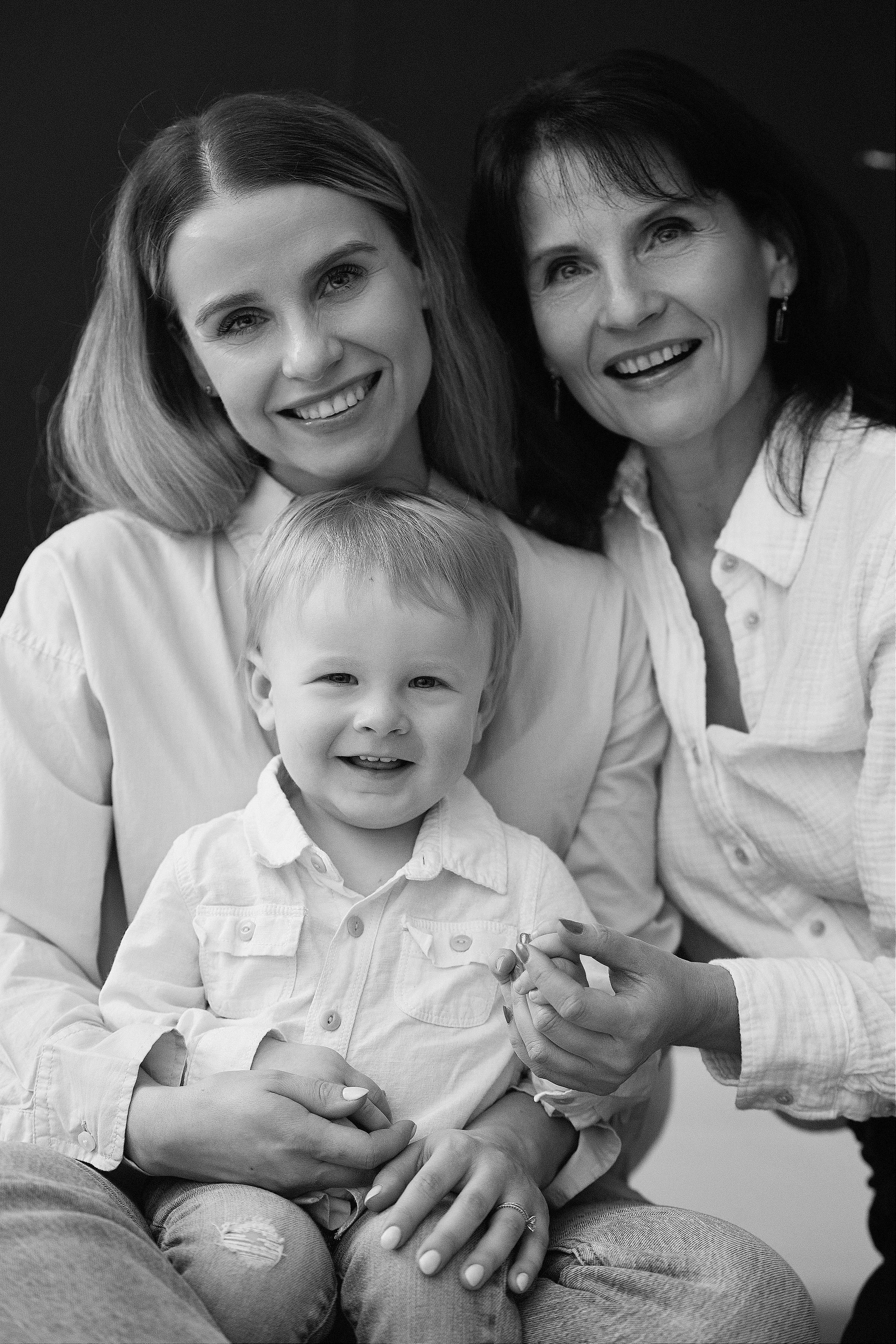 K. Rawnoir- Portrait photography by Daria Paliy.Timeless black&white portraits of women in NYC area