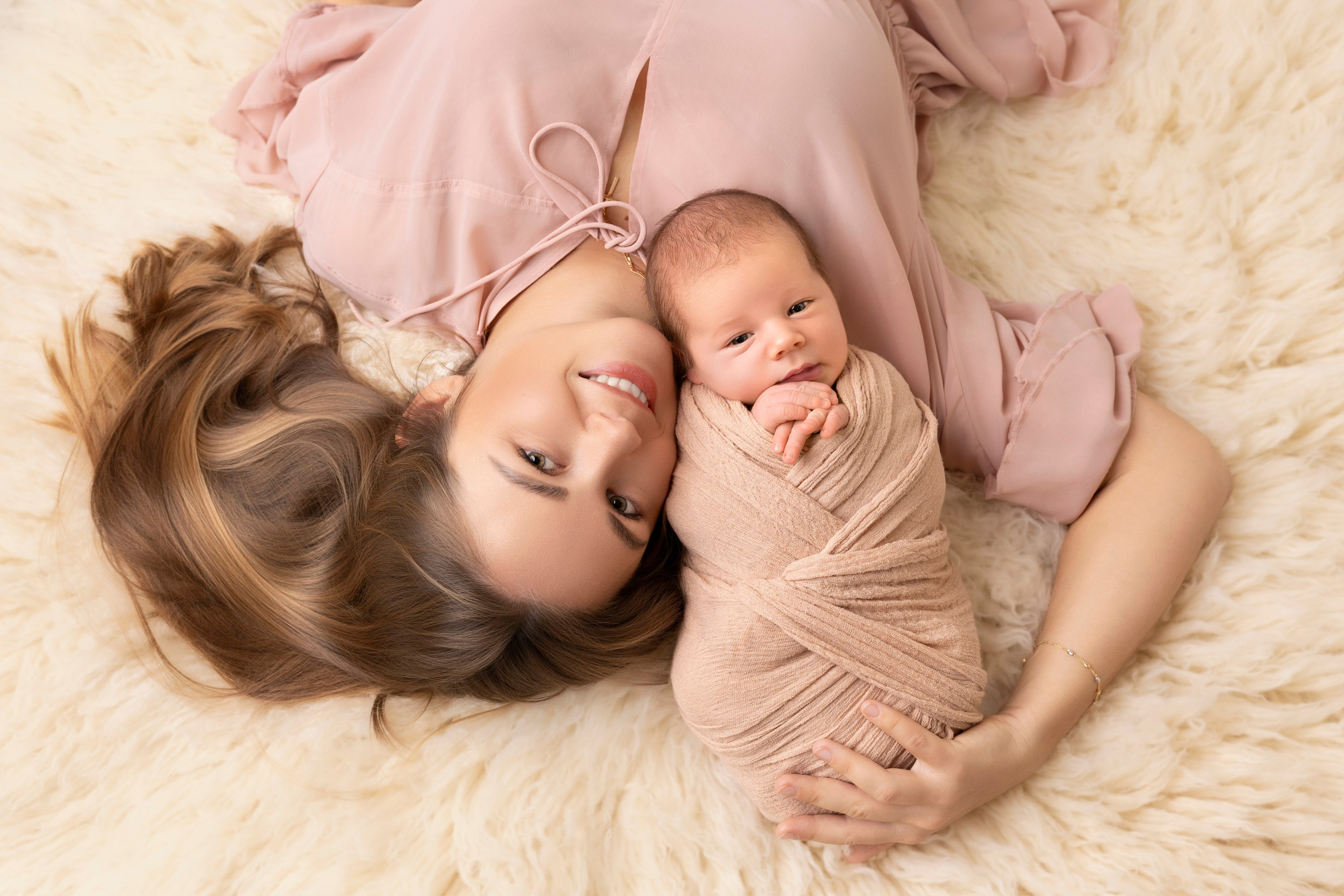 Newborn photos. Newborn photographer in Tampa Bay Area, FL