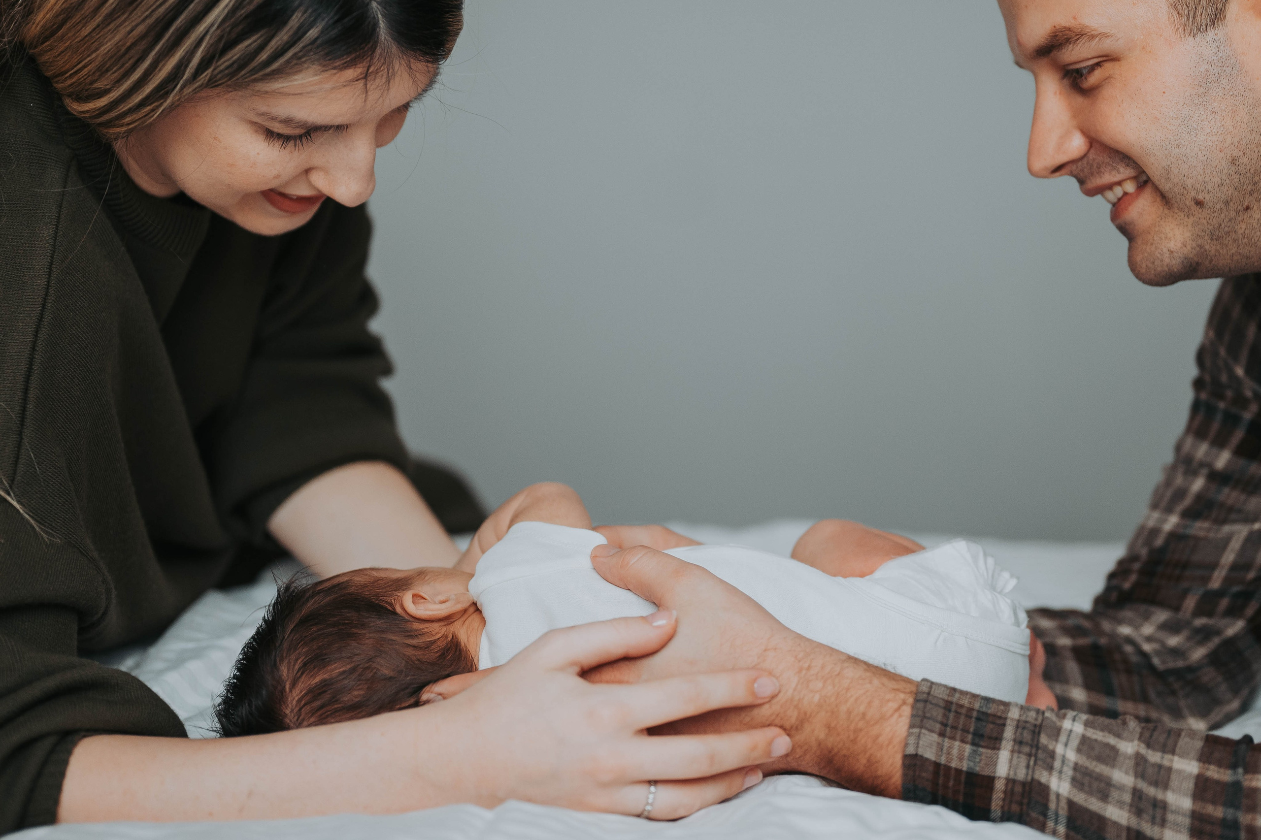 Vuk - fotografisanje bebe kod kuće. Dečiji i porodični fotograf