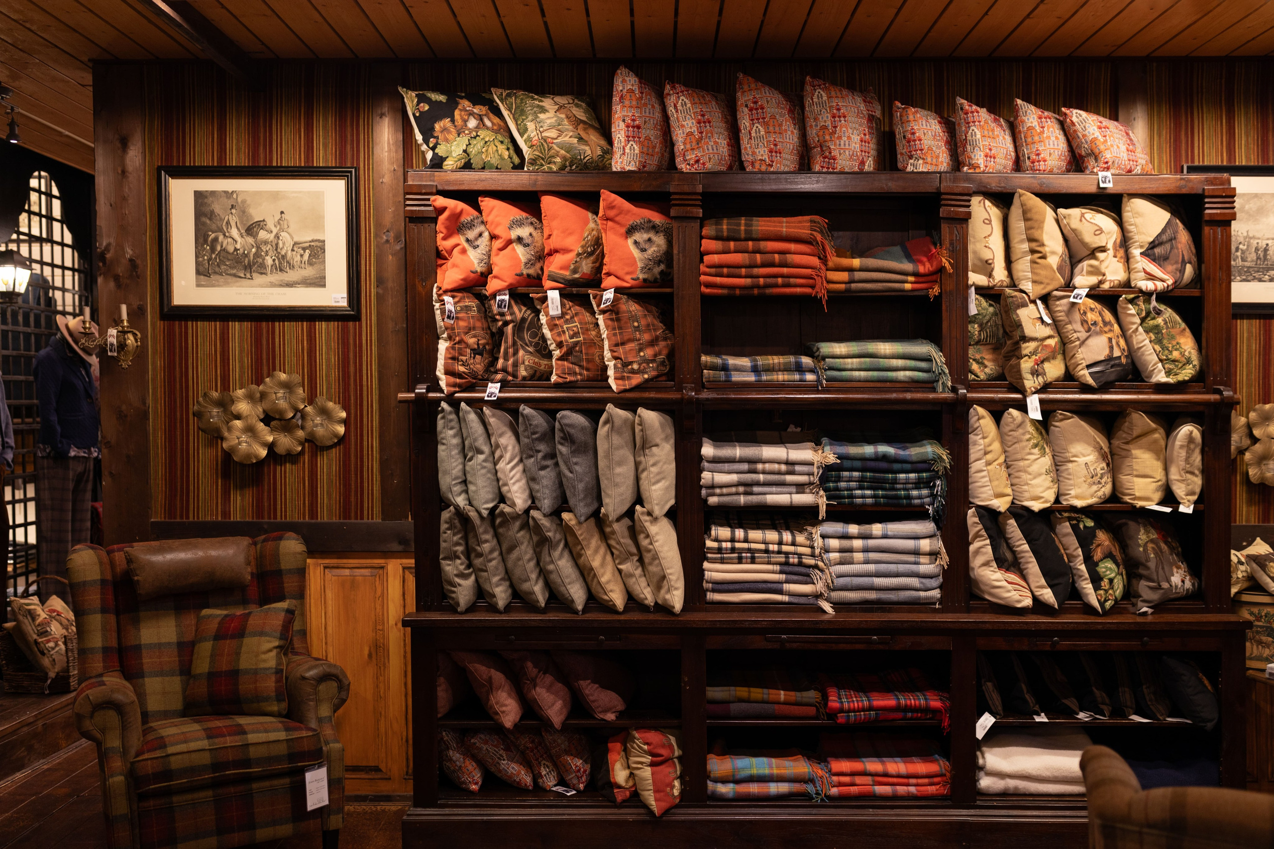 JOGH BARDALE. Lero Photographer and a set designer|individual custom portrait and advertising photography in Zutphen