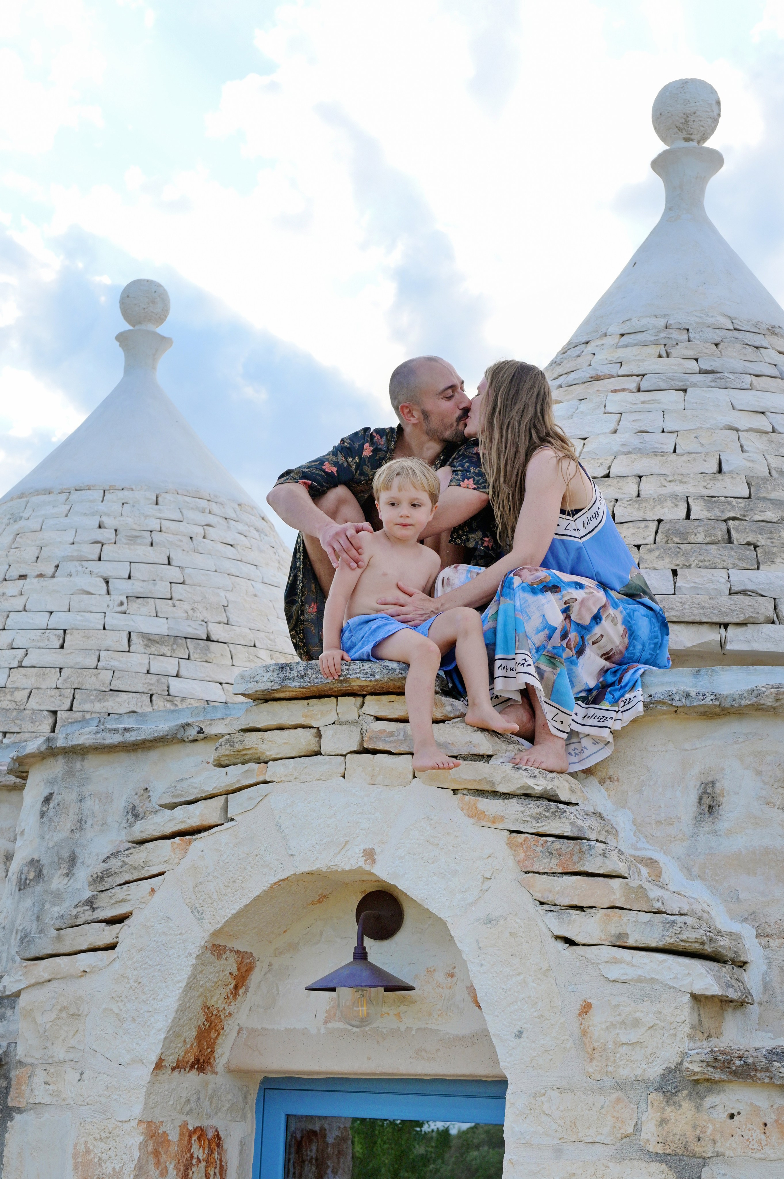 Big Family Story at a Masseria in Puglia. Fotografa in Puglia e Roma — Servizi fotografici romantici in Italia