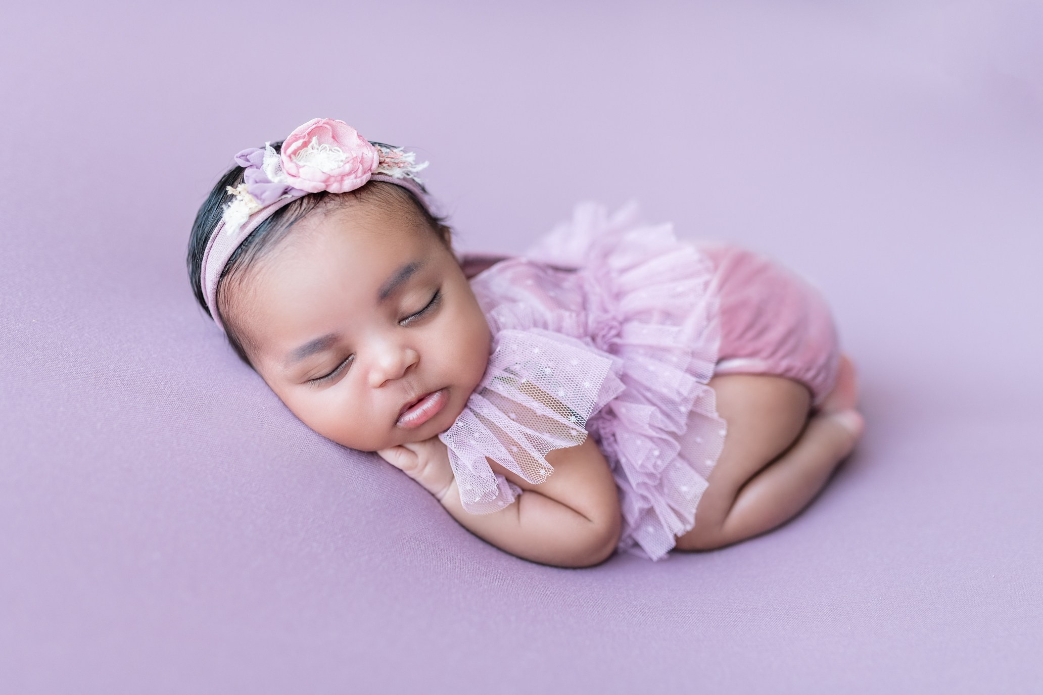 ניו בורן. צילומי הריון, ניו בורן, גיל שנה בראשון לציון -Jenya Rosso Photography