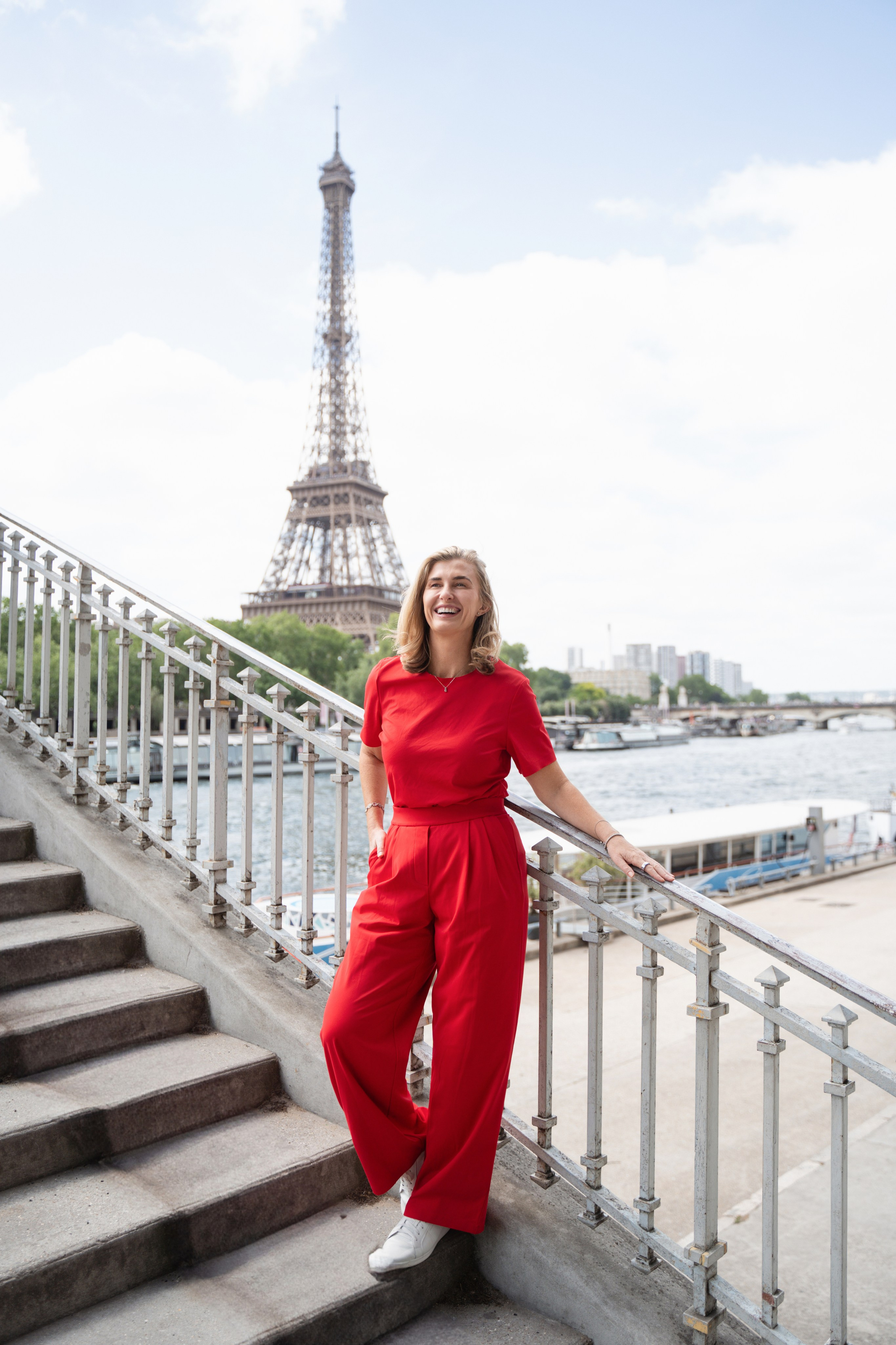 Content Nadia (2.5 hours). Photographer in Paris|Solo and groups, portraits & content, couples photo-shoot in Paris at the best locations